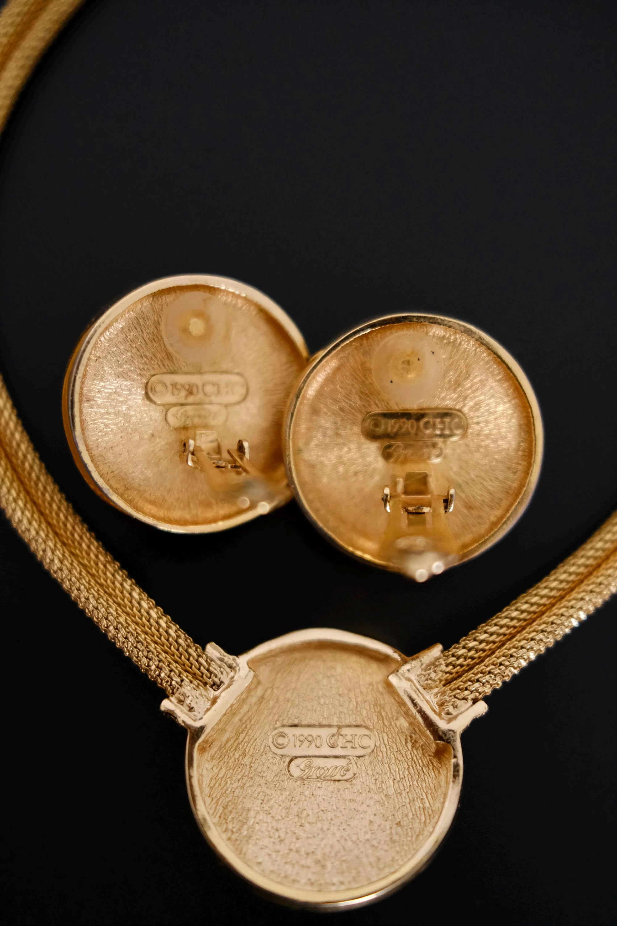 Vintage Grosse 1990 CHC gold-plated necklace and clip-on earrings set with faux pearls and rhinestones