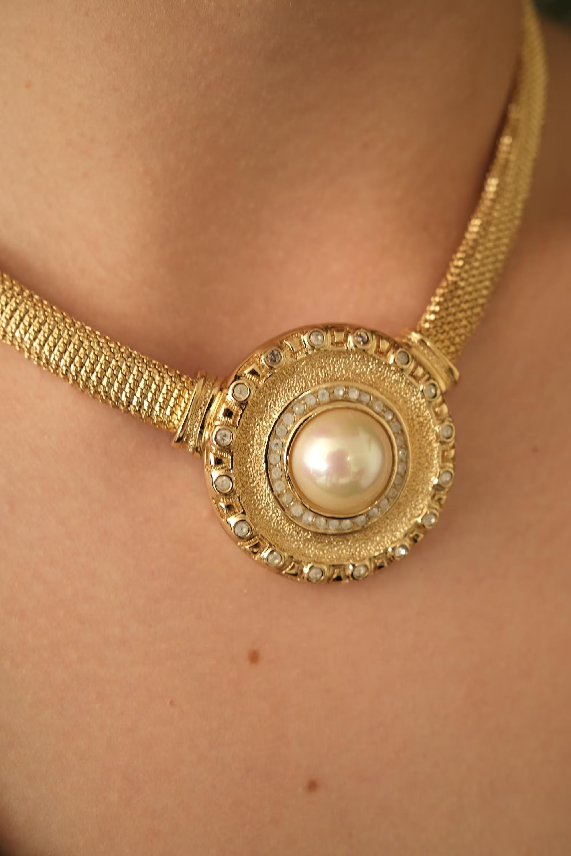 Vintage Grosse 1990 CHC gold-plated necklace and clip-on earrings set with faux pearls and rhinestones