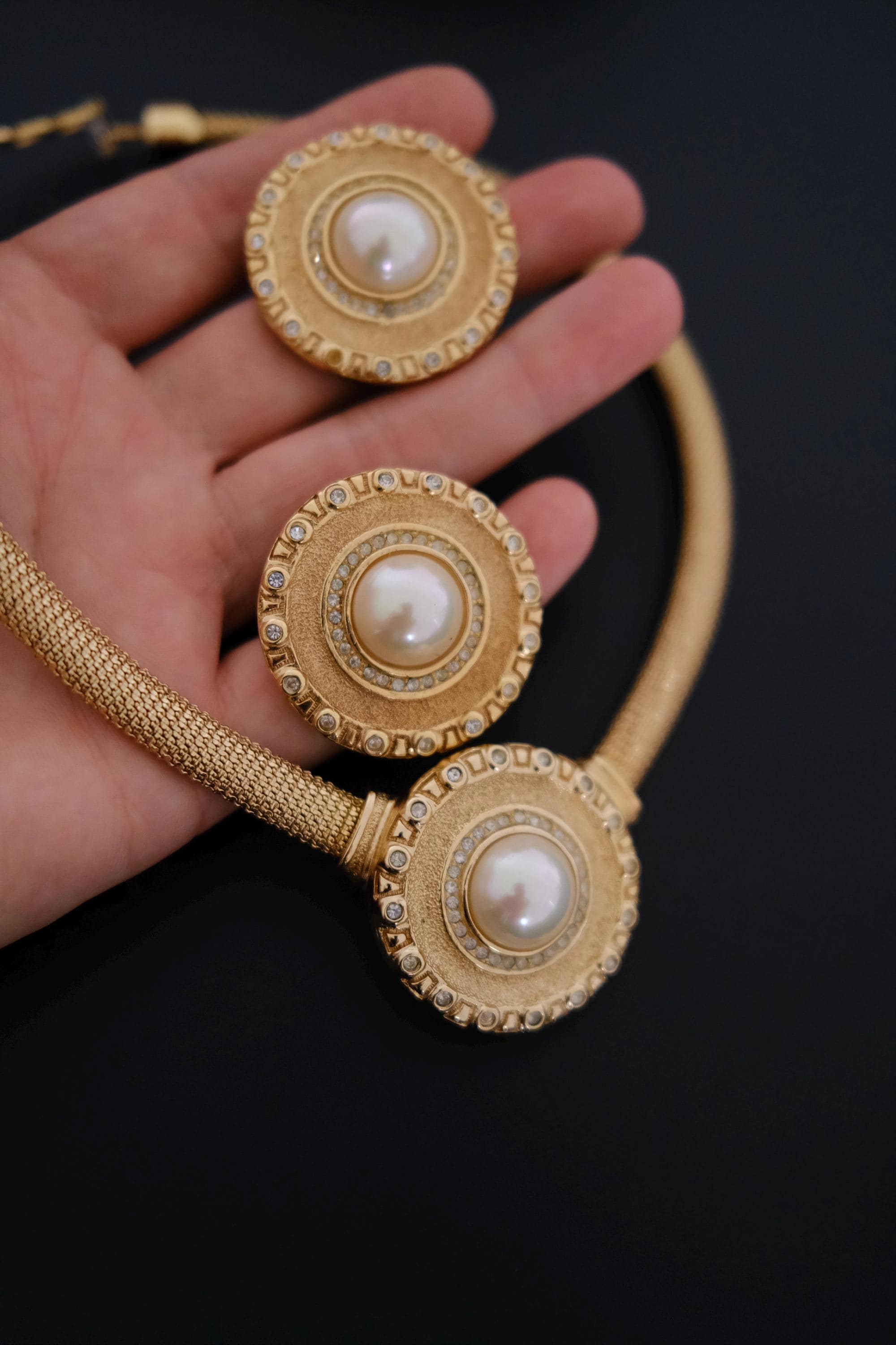 Vintage Grosse 1990 CHC gold-plated necklace and clip-on earrings set with faux pearls and rhinestones