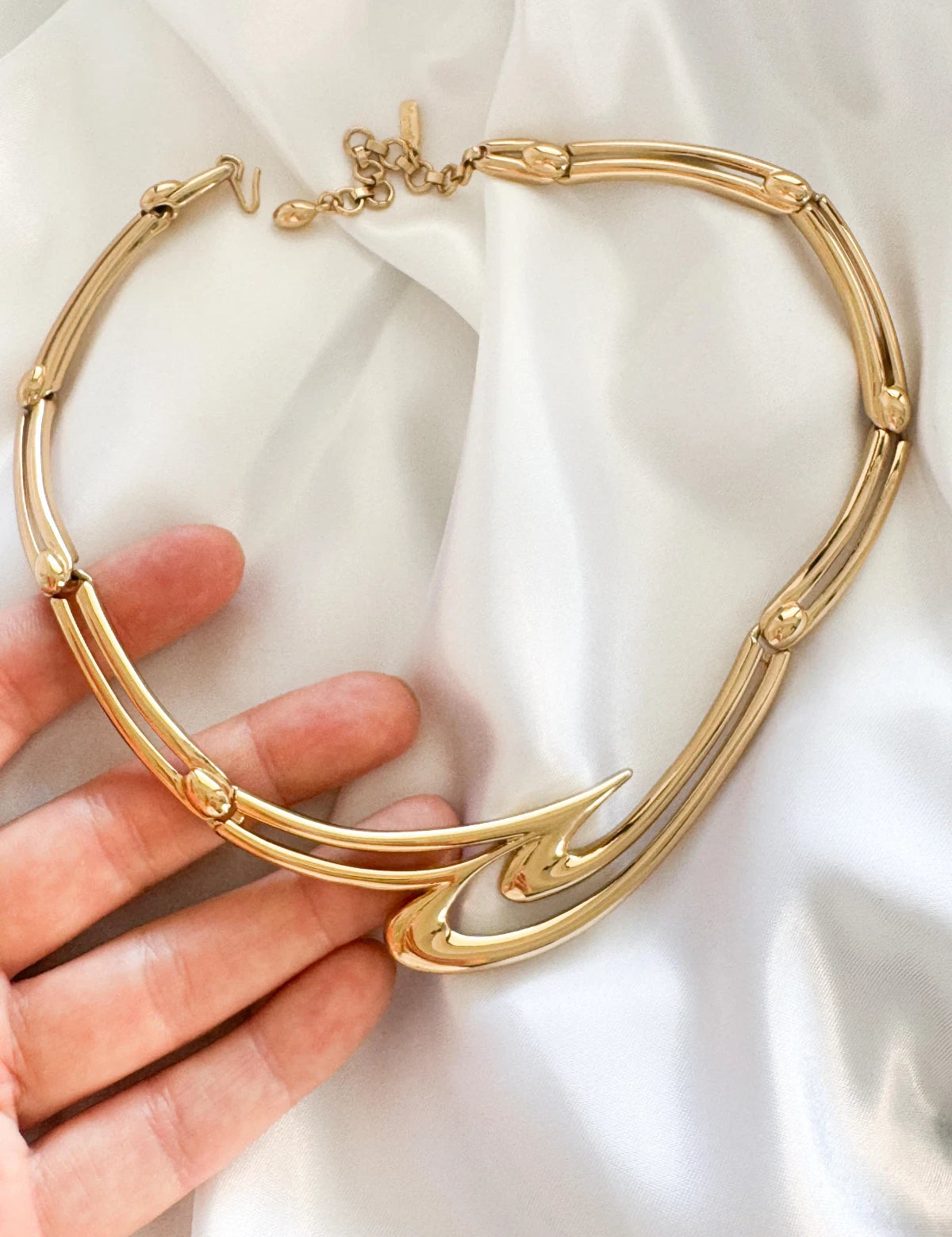 Vintage Monet Necklace, Gold Tone Necklace, Choker Necklace Hook, massive choker, Vintage Jewelry, Jewelry for Women, Gift for her