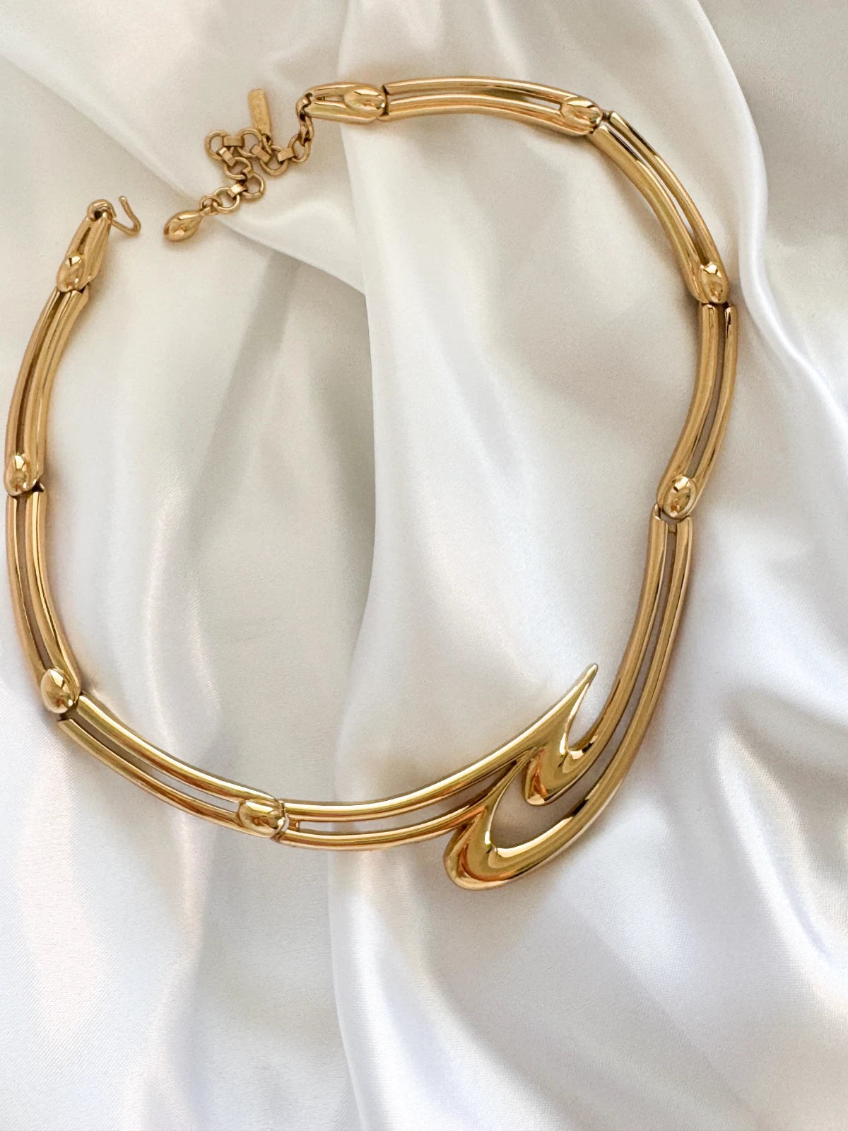 Vintage Monet Necklace, Gold Tone Necklace, Choker Necklace Hook, massive choker, Vintage Jewelry, Jewelry for Women, Gift for her