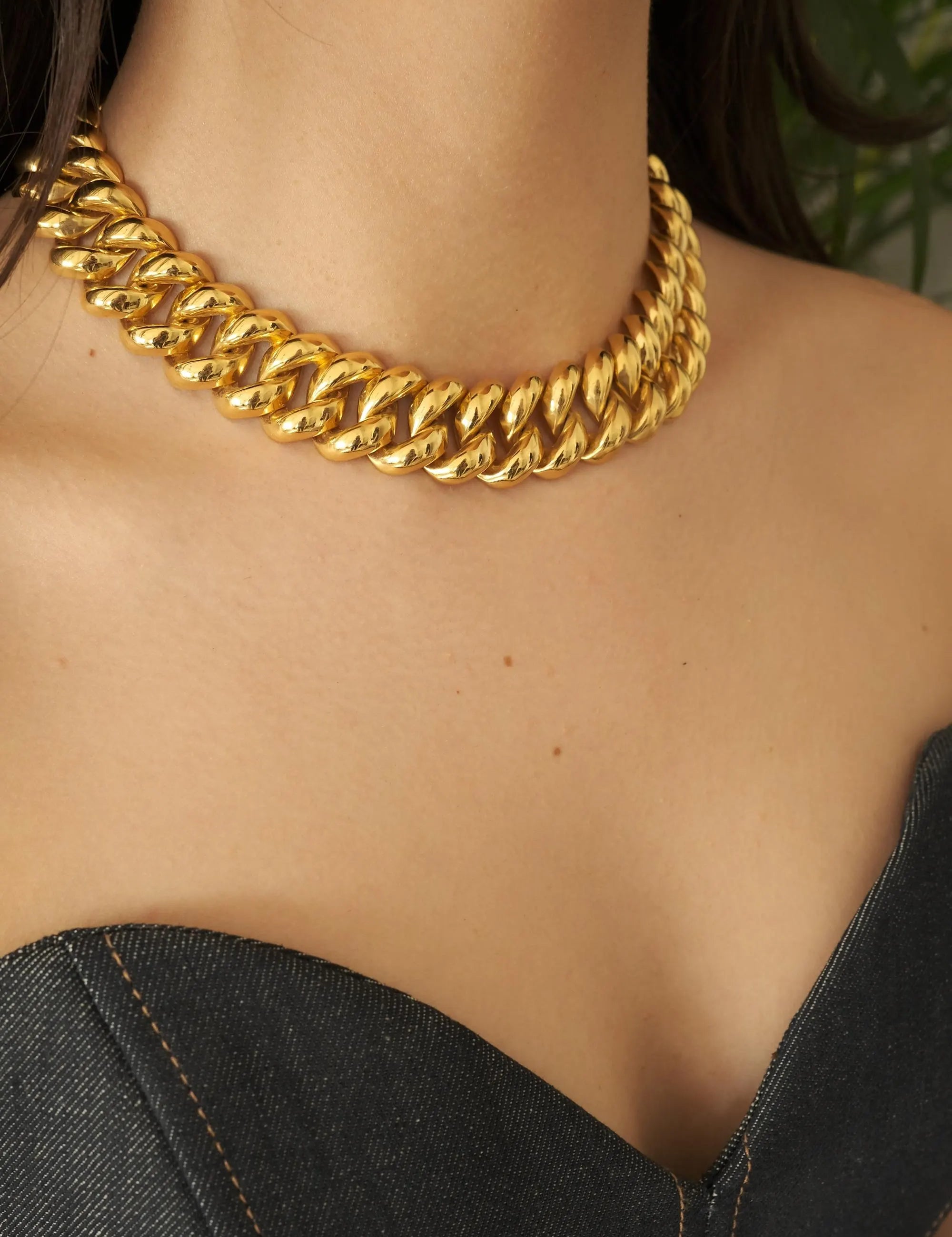 Vintage Monet Necklace, Gold Tone Necklace, minimalist Choker Necklace, massive choker, Vintage Jewelry, Jewelry for Women, Gift for her