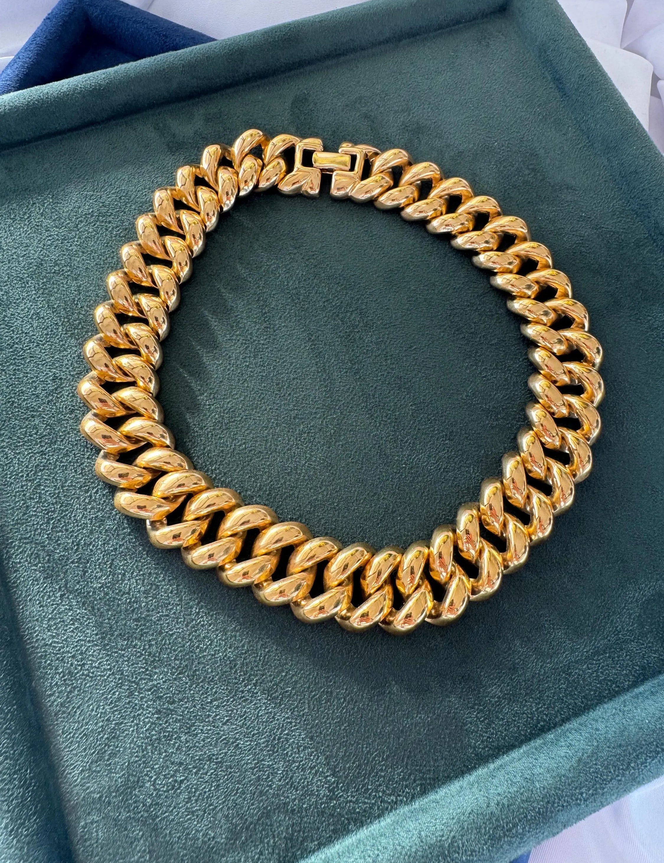Vintage Monet Necklace, Gold Tone Necklace, minimalist Choker Necklace, massive choker, Vintage Jewelry, Jewelry for Women, Gift for her