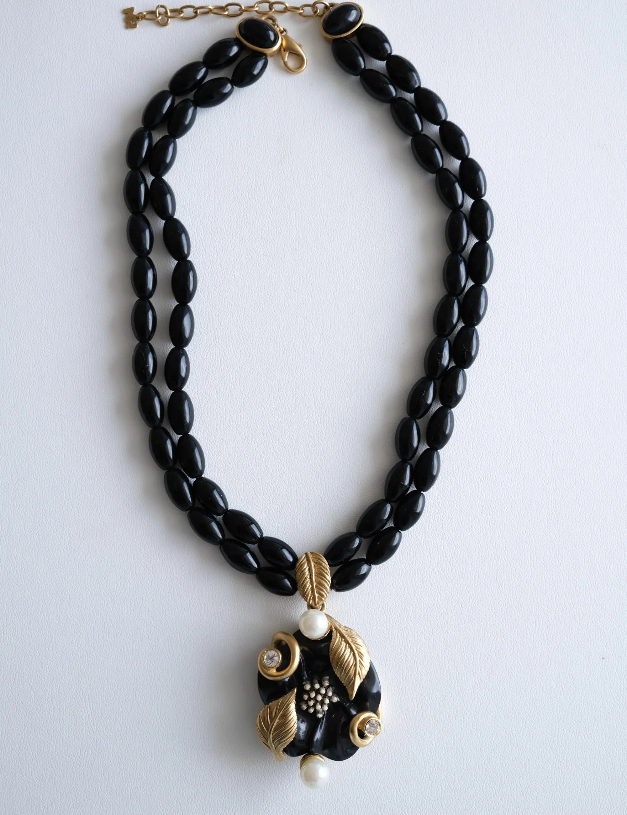 Elegant vintage Nina Ricci black glass bead choker necklace gold leaf pearl pendant luxury