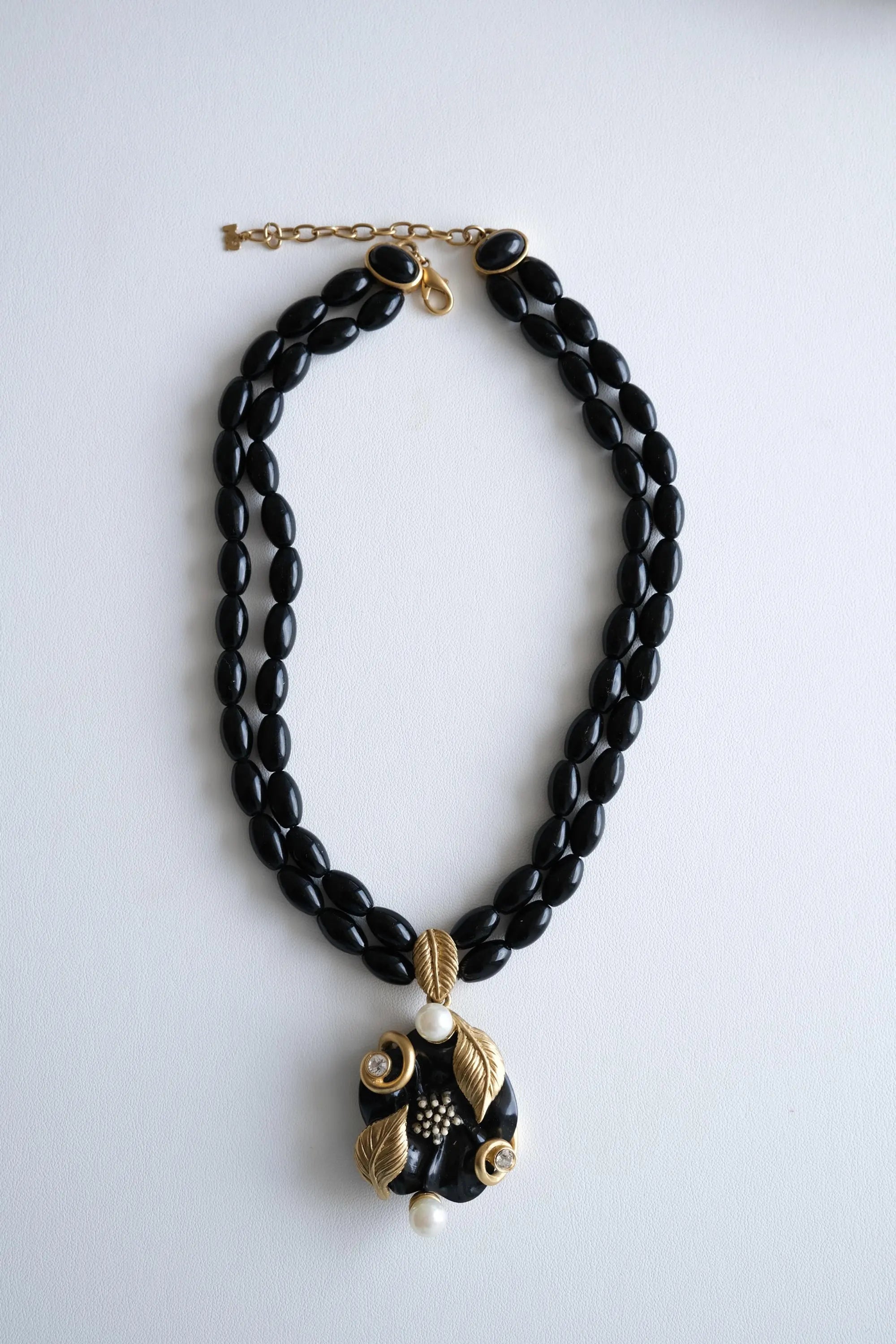 Nina Ricci choker necklace side view sculptural elegant design
