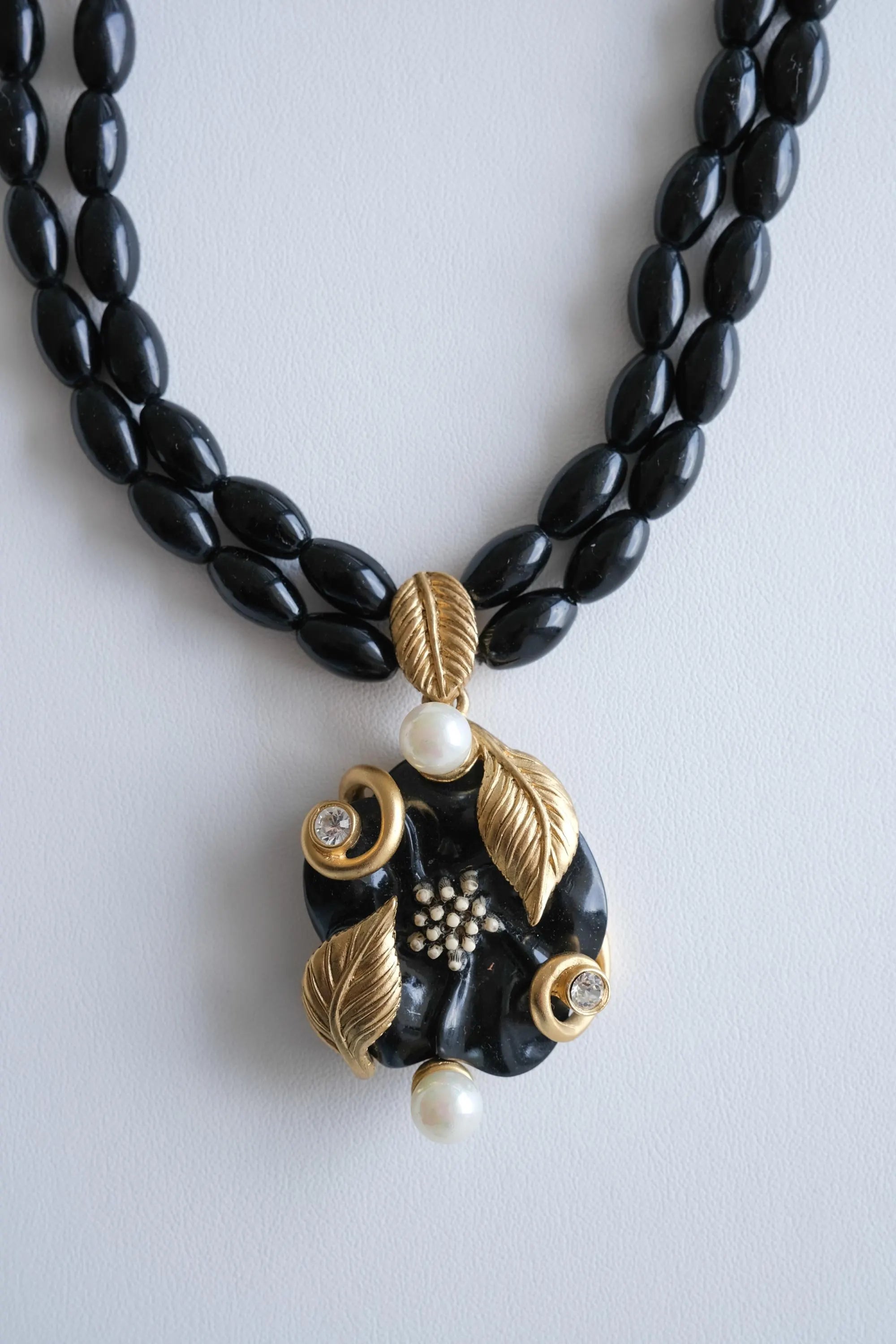 Vintage Nina Ricci necklace designer luxury jewelry refined detail
