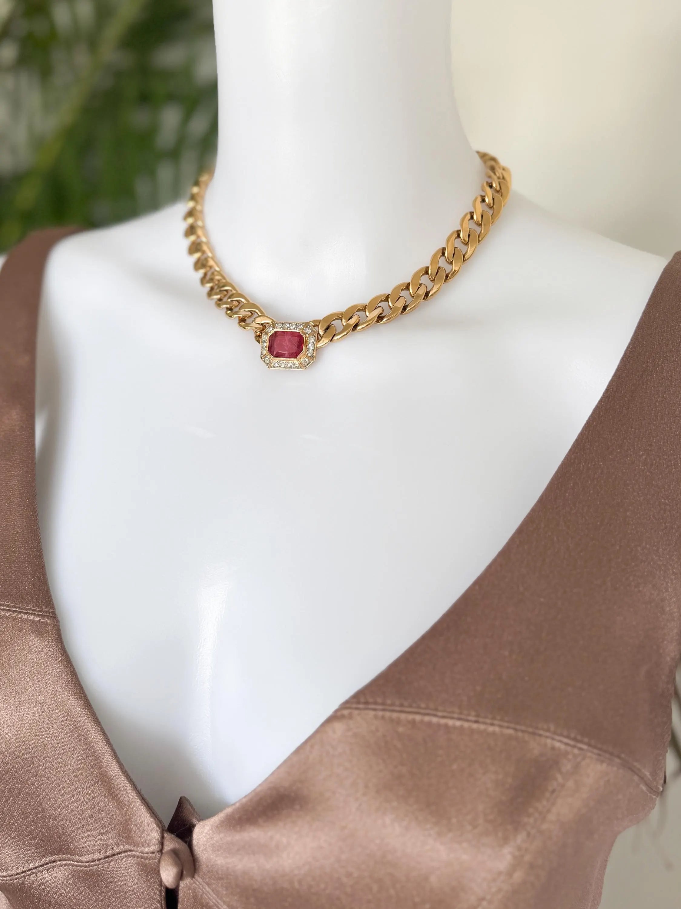 Vintage Vogue bijoux Necklace, Choker Necklace Gold, Jewelry Sets, Pave necklace Ruby Charm, Runway choker, haute couture necklace Beautiful