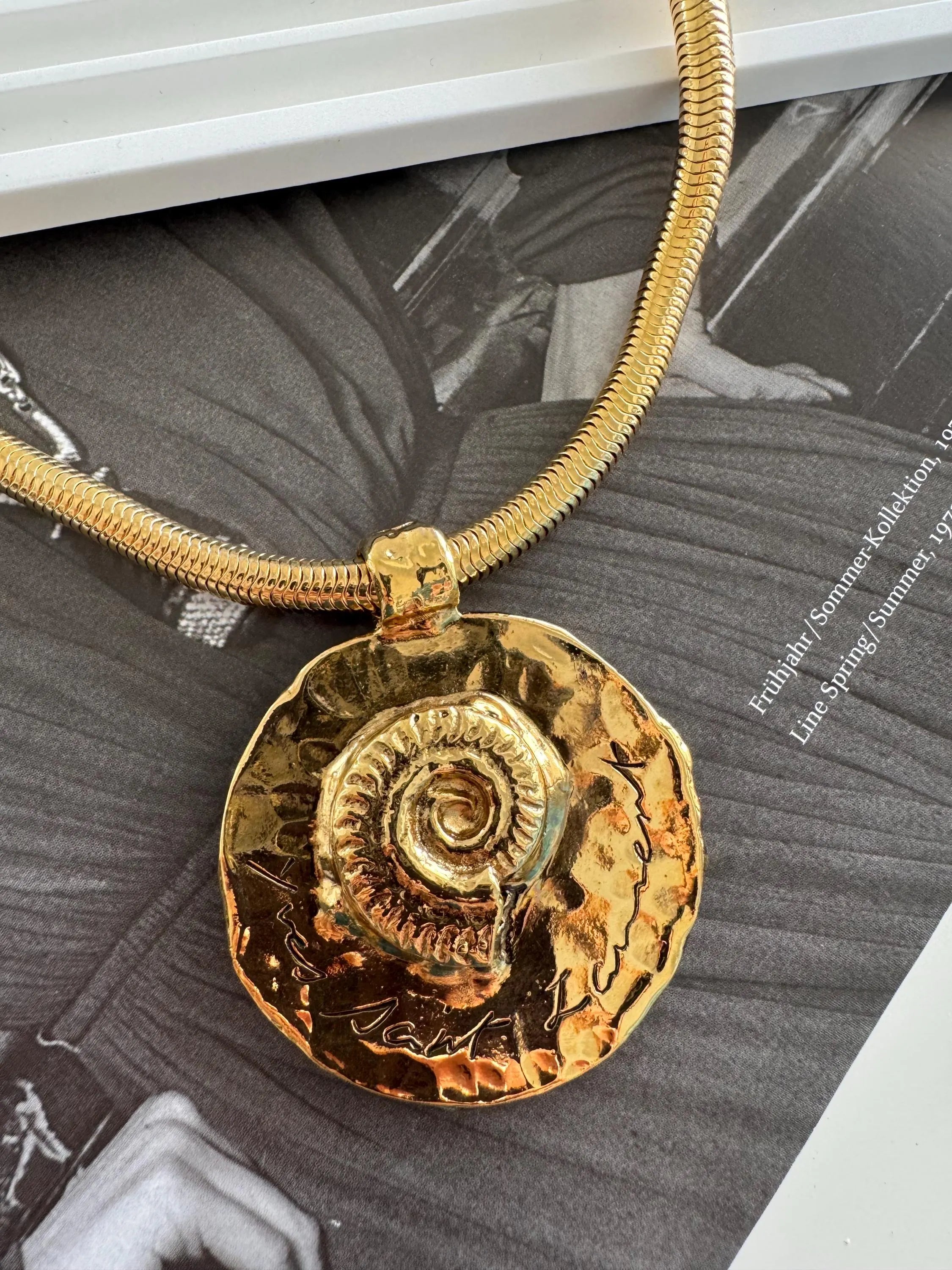 Vintage Yves Saint Laurent  Necklace Shell Ysl choker Yves Saint Laurent, Gold Tone Necklace, Necklace Charms, ocean jewelry, Gift for her