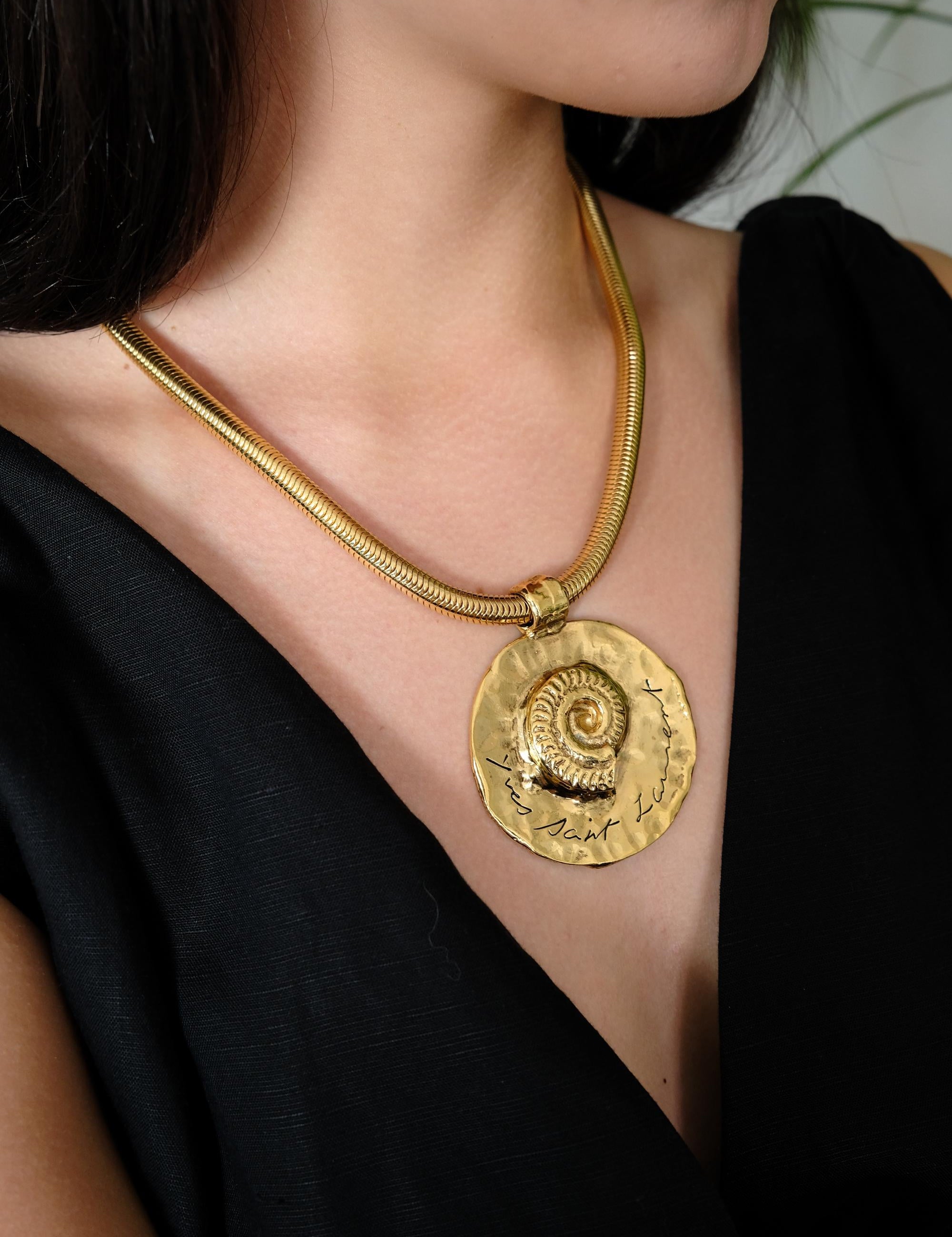 Vintage Yves Saint Laurent  Necklace Shell Ysl choker Yves Saint Laurent, Gold Tone Necklace, Necklace Charms, ocean jewelry, Gift for her