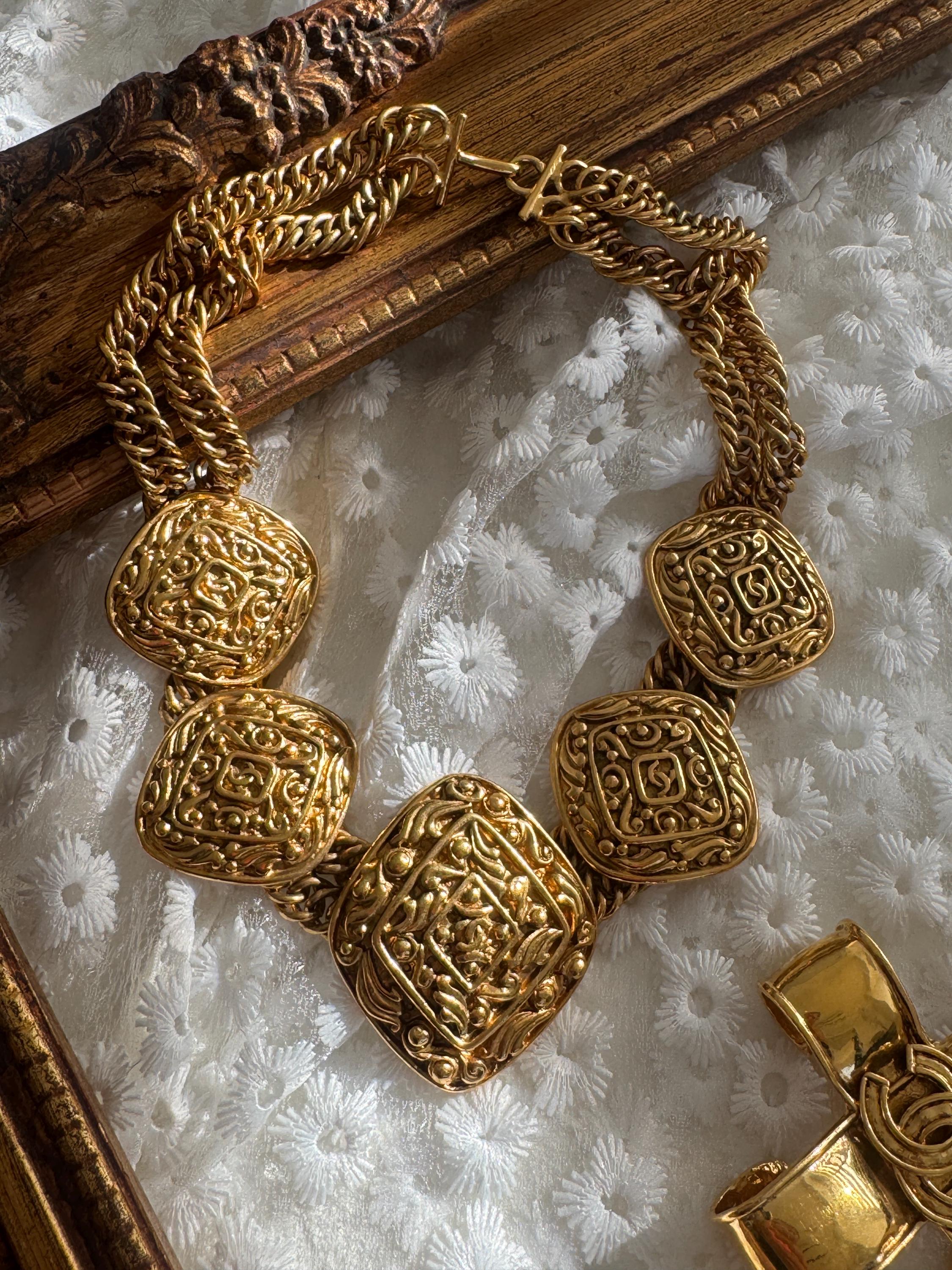 Vintage Chanel 1990–1991 collector necklace