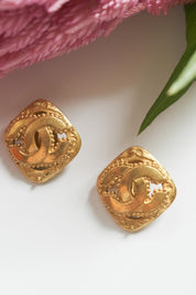 Vintage Chanel Earrings, Gold Tone Earrings, Made in France, Chanel CC Logo, Vintage Earrings, Clip on Earrings, Vintage Jewelry Gold