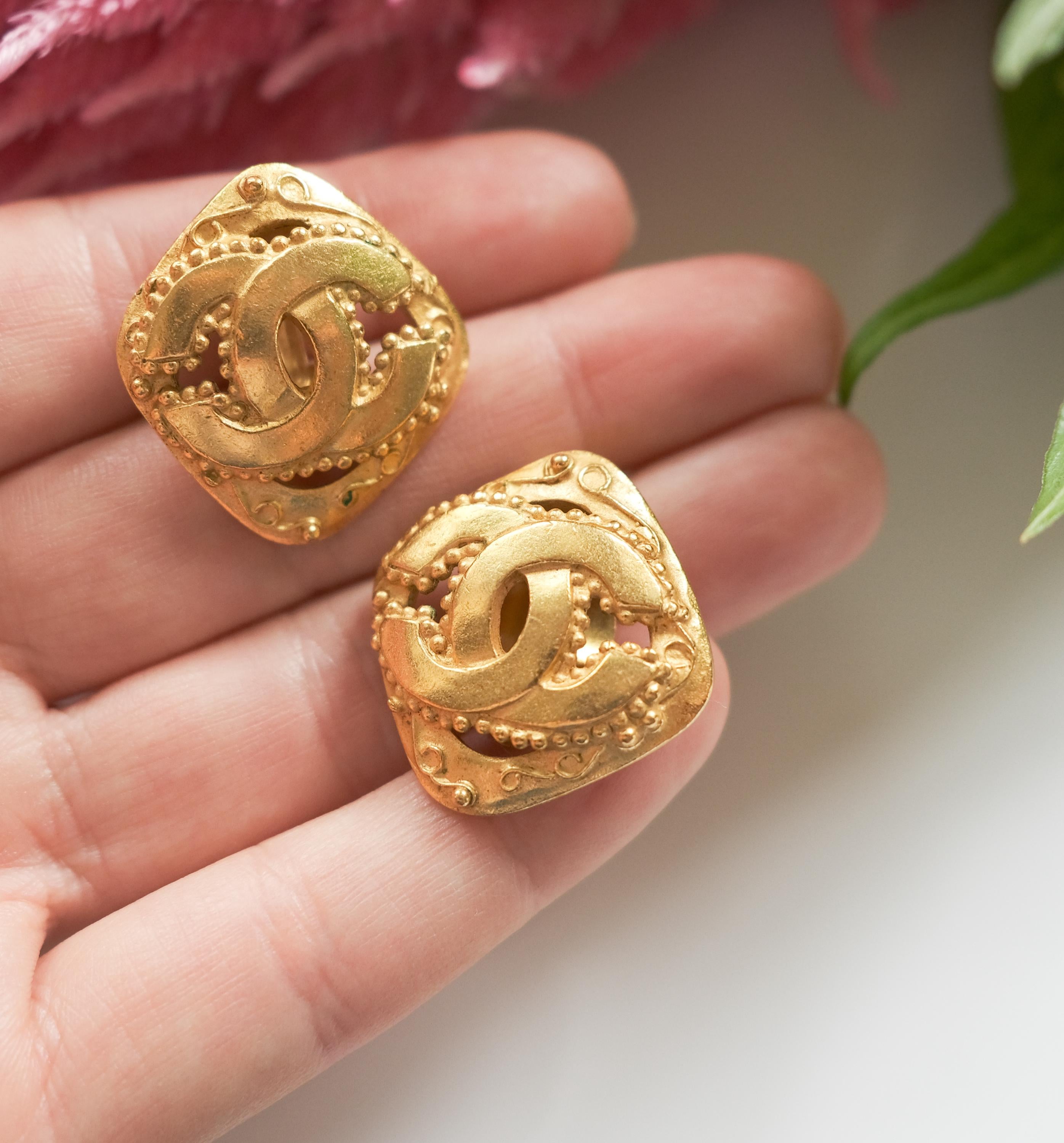 Vintage Chanel Earrings, Gold Tone Earrings, Made in France, Chanel CC Logo, Vintage Earrings, Clip on Earrings, Vintage Jewelry Gold