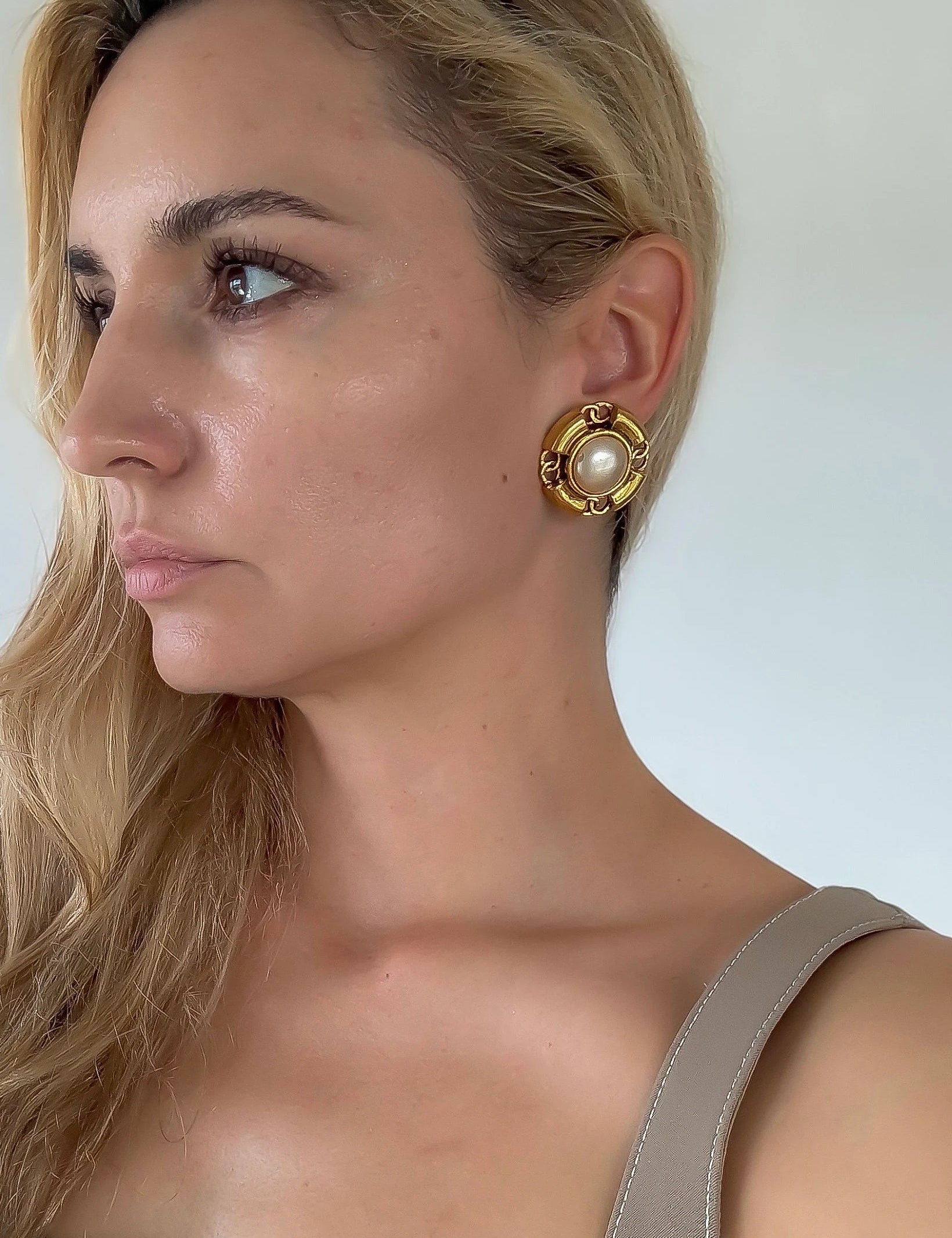 Vintage Chanel Earrings, Gold Tone Earrings, Made in France, Chanel CC Logo, Vintage Earrings, Clip on Earrings, Vintage Jewelry Gold