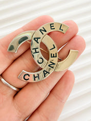 Authentic Chanel vintage CC brooch 98P champagne gold Made in France iconic design