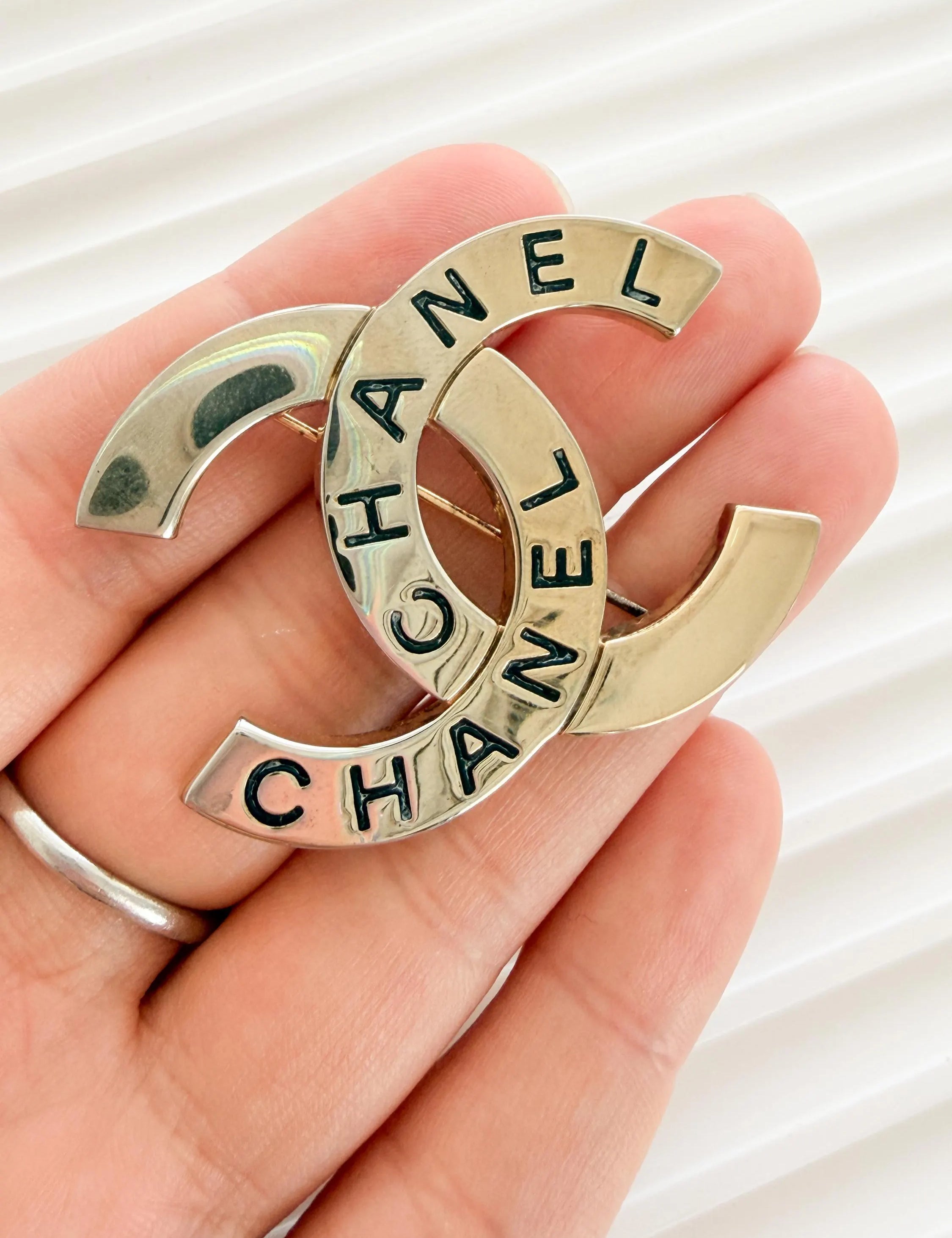 Authentic Chanel vintage CC brooch 98P champagne gold Made in France iconic design