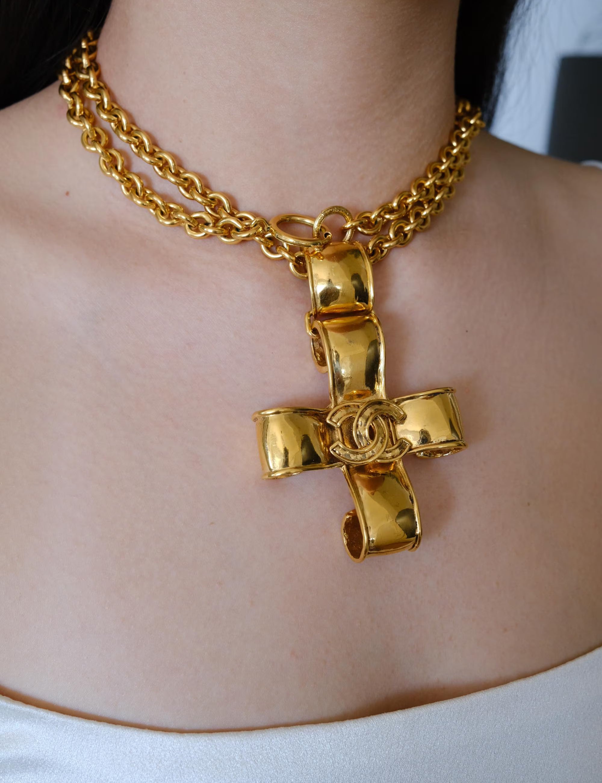 Vintage Chanel 1994 CC cross pendant necklace gold plated Made in France