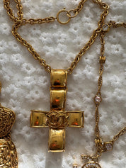Vintage Chanel 1994 CC cross pendant necklace gold plated Made in France