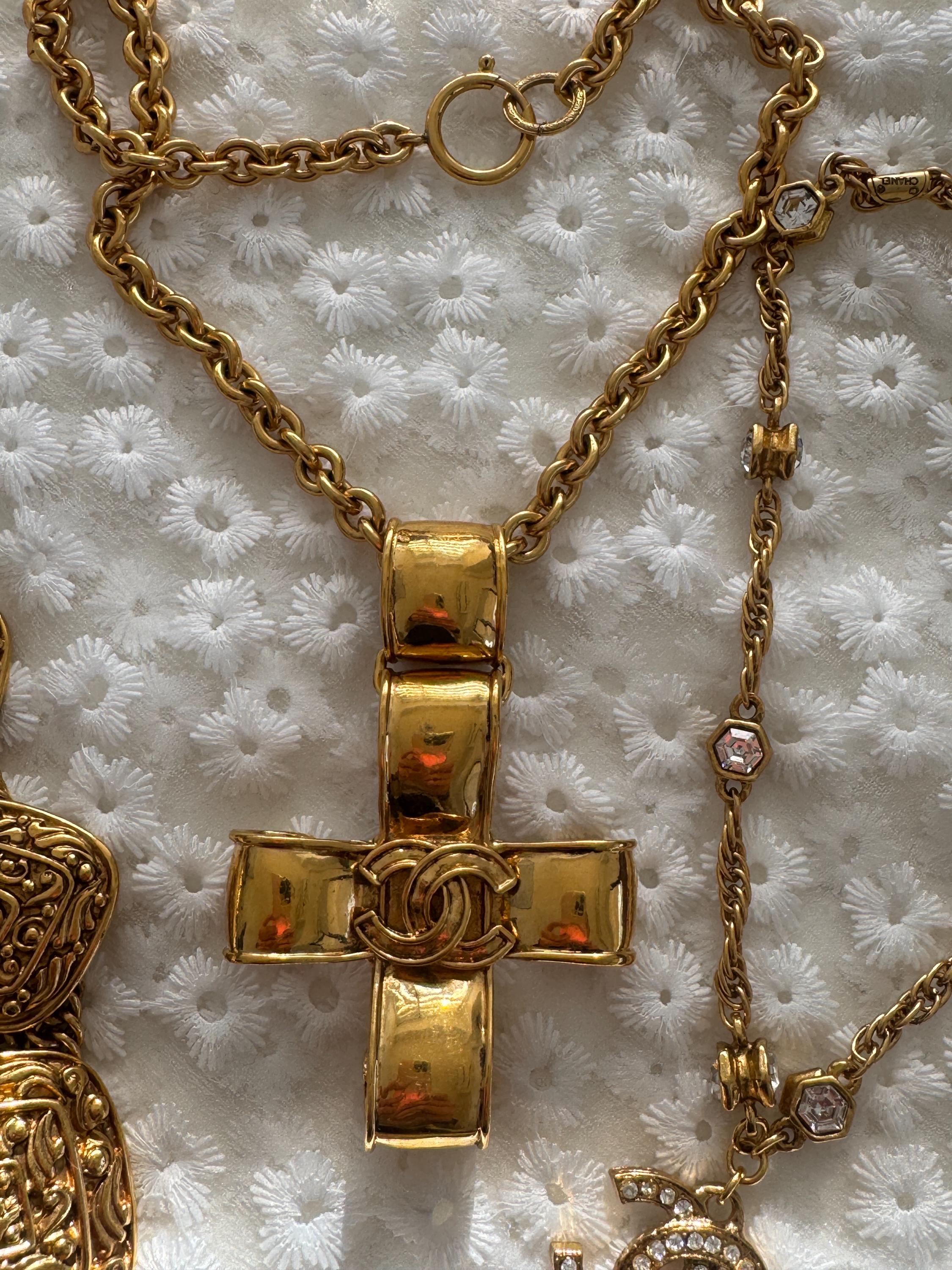 Vintage Chanel 1994 CC cross pendant necklace gold plated Made in France