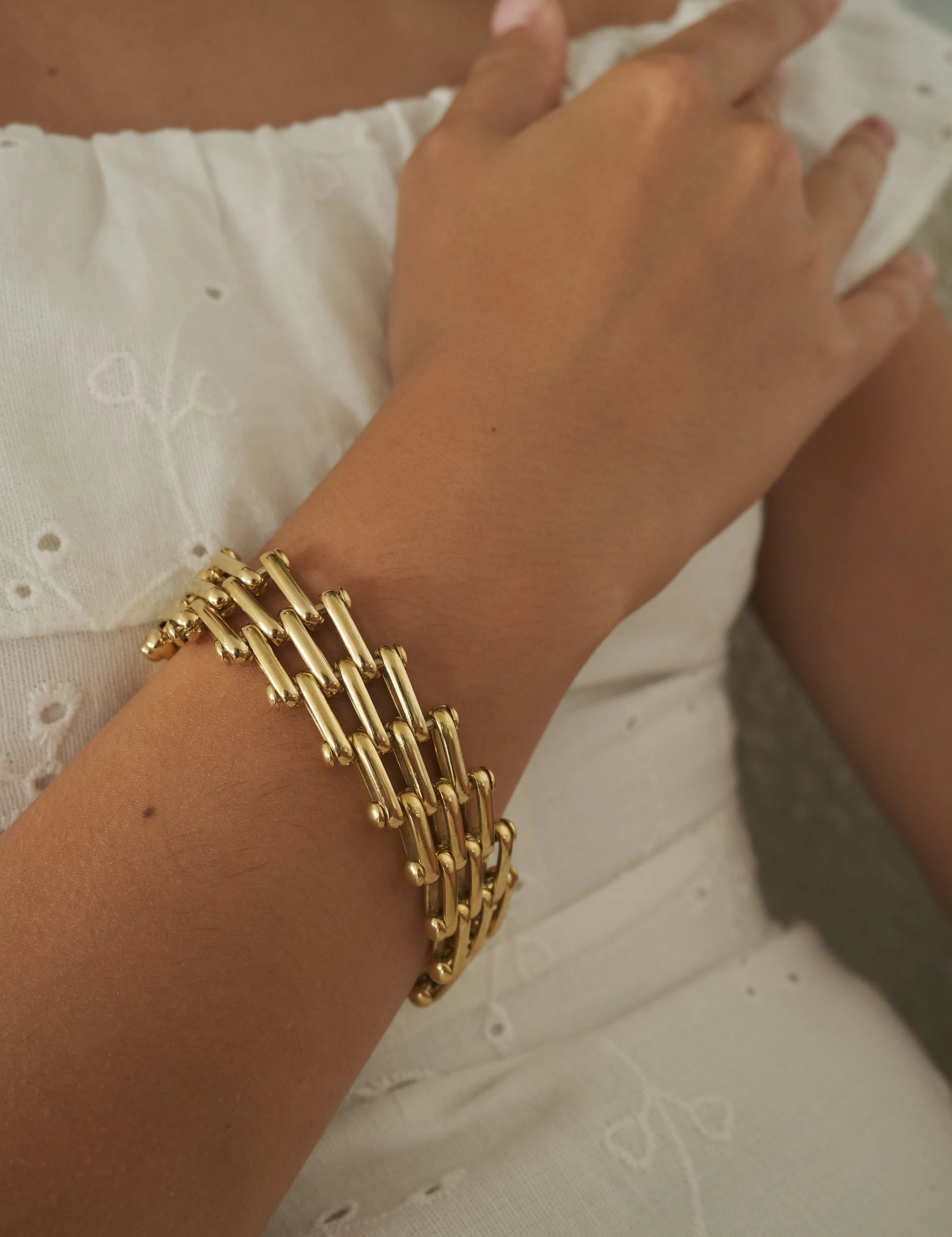 Vintage Christian Dior Bracelet, Gold Tone Vintage Chain Bracelet Gorgeous, Unisex Bracelet, Statement bracelet, Vintage Bracelet