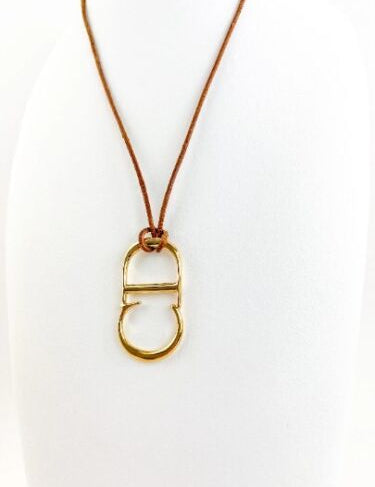 dior_logo_necklace_1.jpg