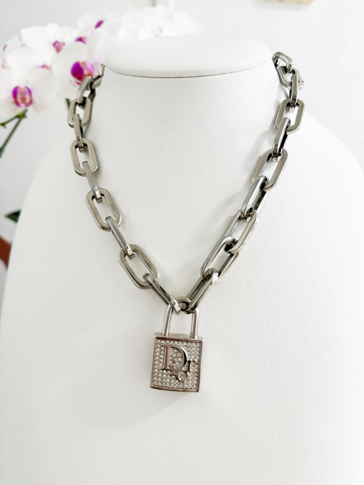 Dior lock chain necklace clearance