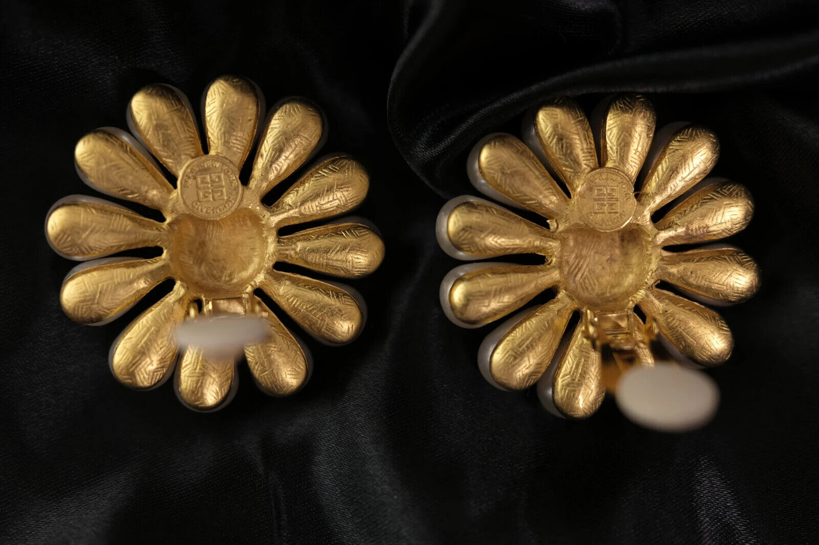Flower Earrings Pearl, Givenchy Vintage Earrings, Gold Daisy Earrings, Gift For Her, Dainty Earrings , White Flower Statement EarringsVintage Givenchy Earrings, Givenchy Daisy Earrings, Givenchy pearl earrings  Gift For Her, Dainty Earrings, White Flower Bridal Earrings
