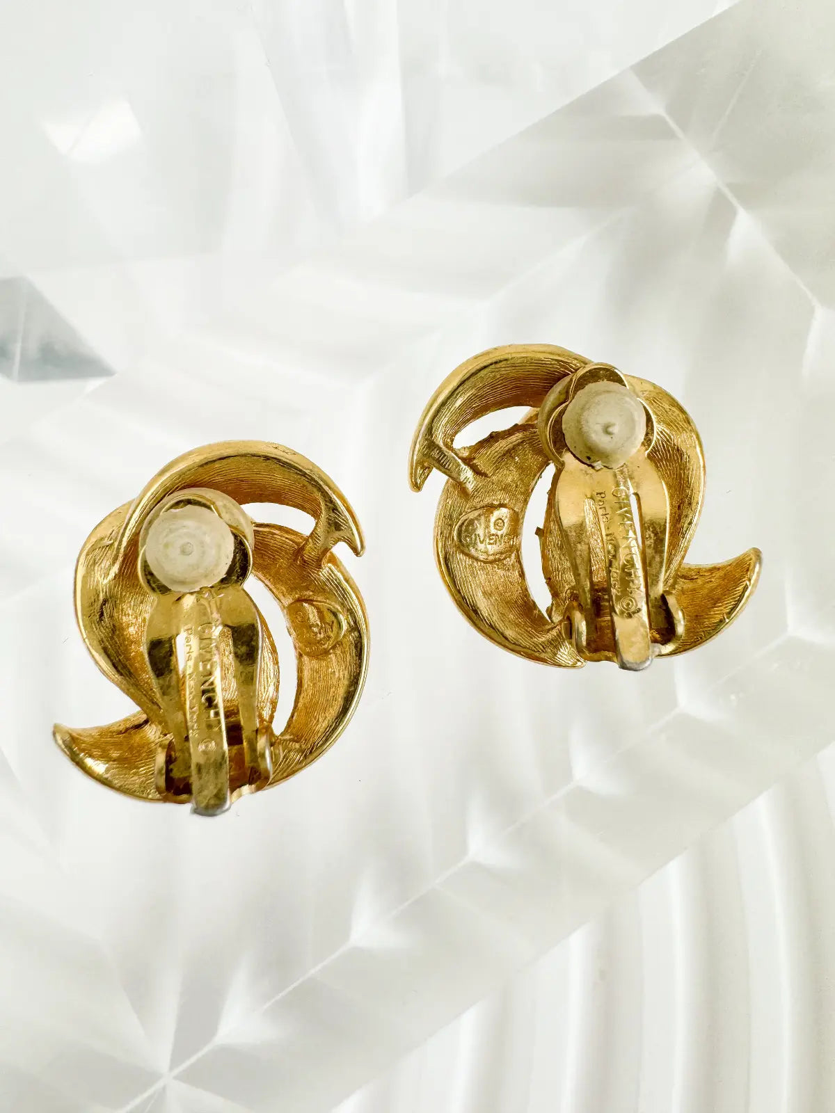 Vintage Givenchy Earrings, Leaf Gold Tone Earrings, Clip on Earrings, twisted earrings, Gift for her, Vintage Earrings, Gift for mom