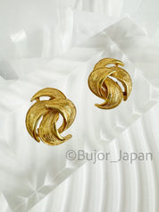 Vintage Givenchy Earrings, Leaf Gold Tone Earrings, Clip on Earrings, twisted earrings, Gift for her, Vintage Earrings, Gift for mom