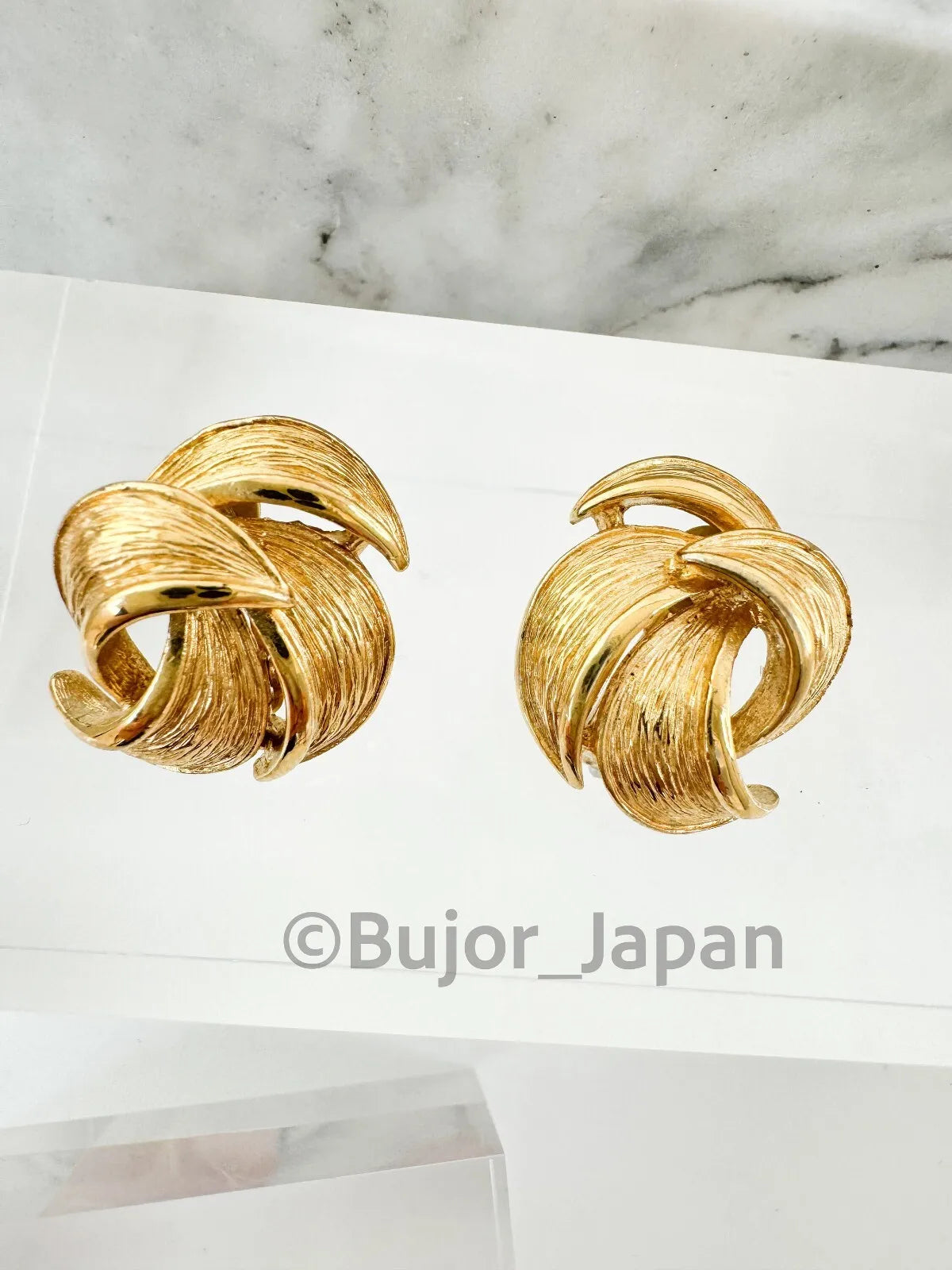 Vintage Givenchy Earrings, Leaf Gold Tone Earrings, Clip on Earrings, twisted earrings, Gift for her, Vintage Earrings, Gift for mom