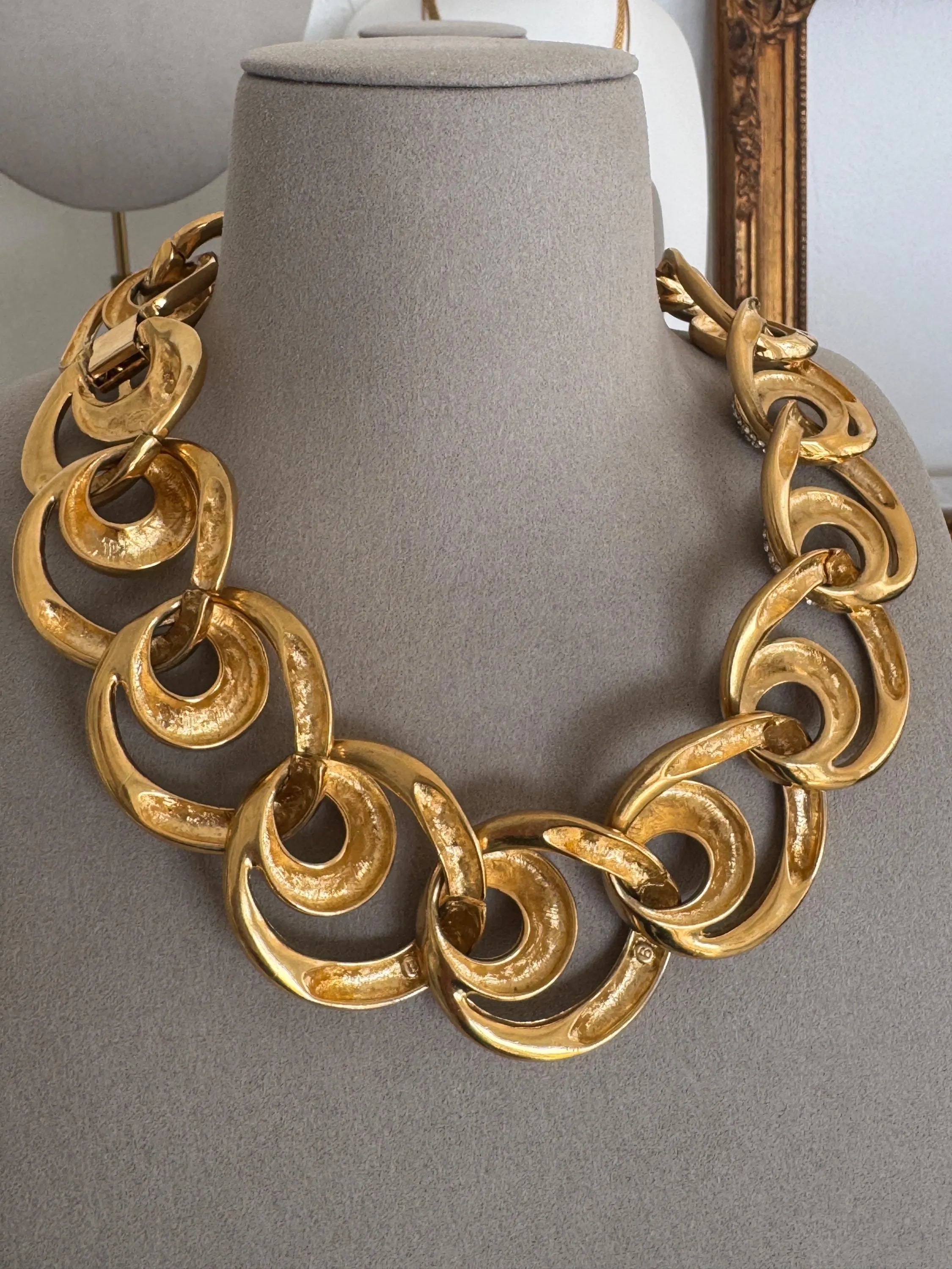 Vintage Givenchy interlocking gold ring openwork choker necklace design