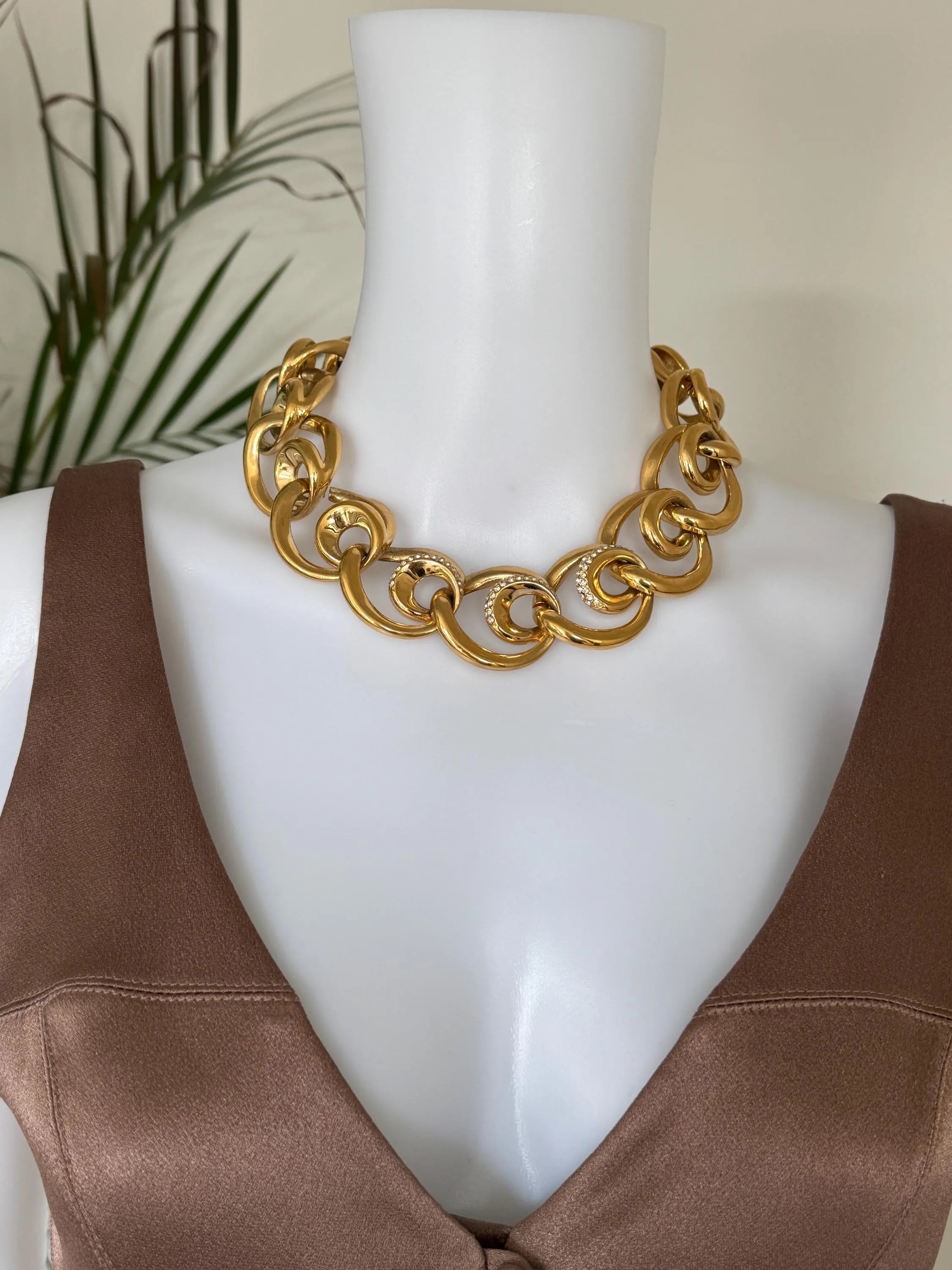 Vintage Givenchy bold statement gold plated ring link choker necklace