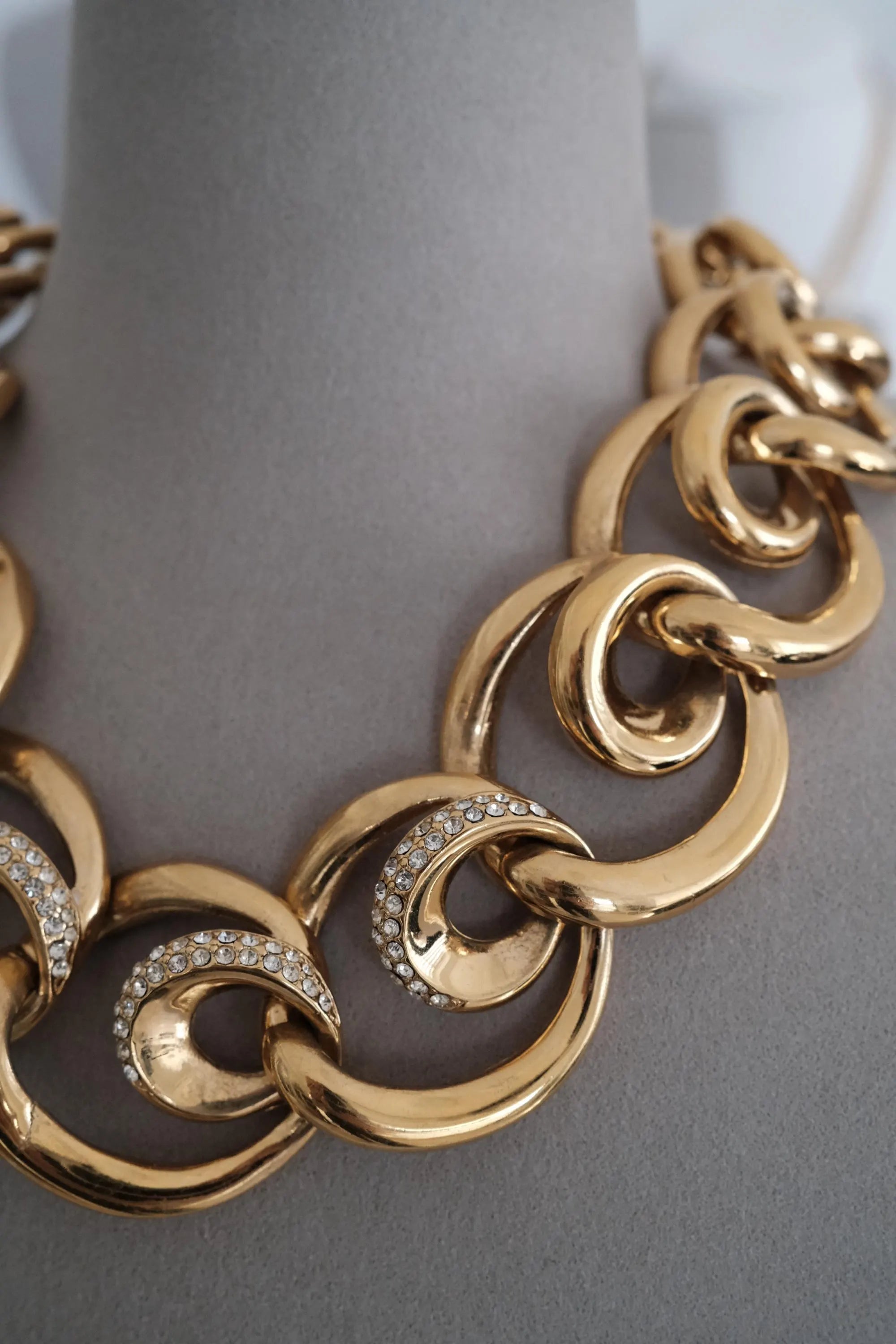 Vintage Givenchy bold statement gold plated ring link choker necklace