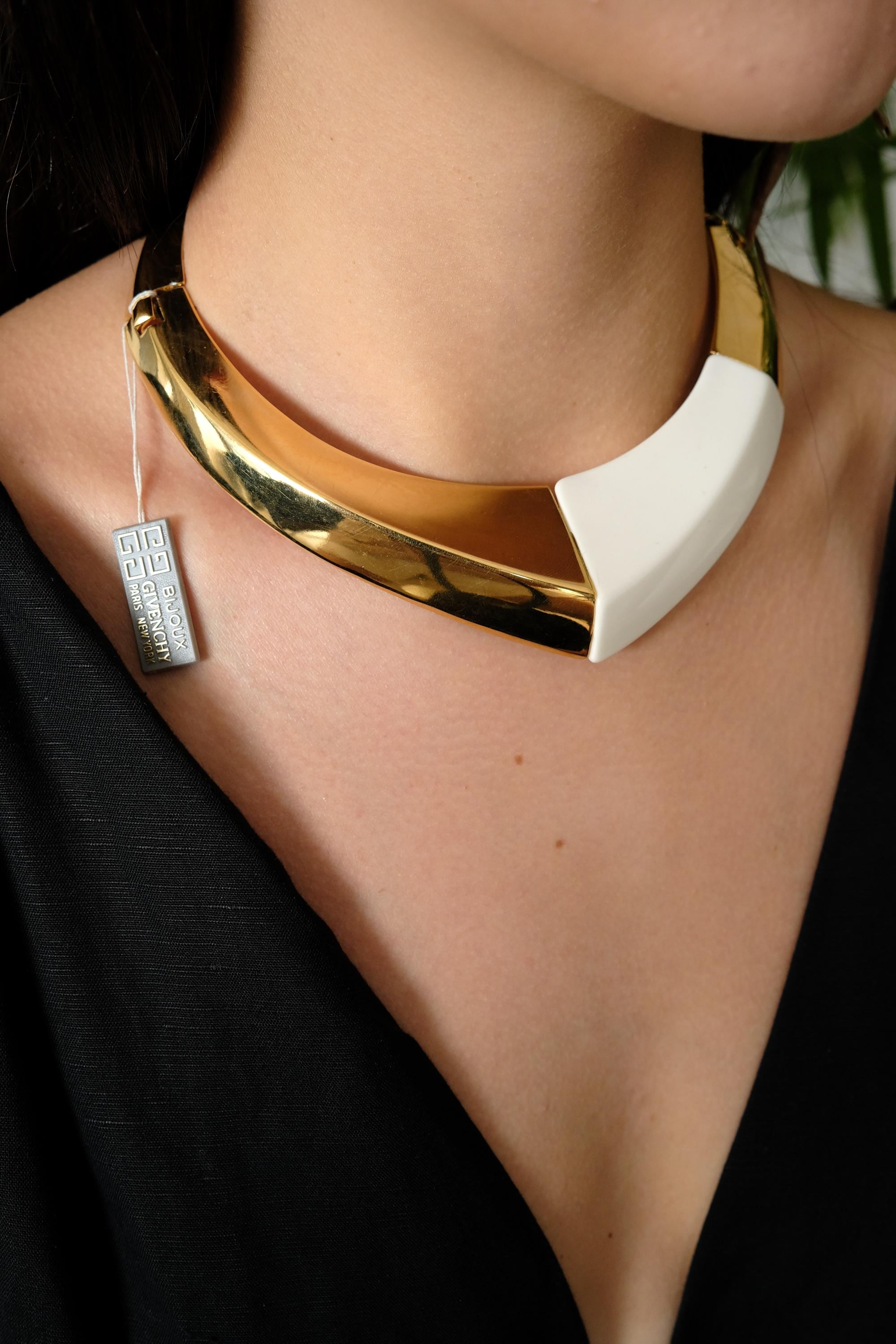 Vintage Givenchy Necklace, Gold Tone Necklace 80s, Choker Necklace,  white Color, Vintage Jewelry Necklace, Gift for her, Personalized Gifts