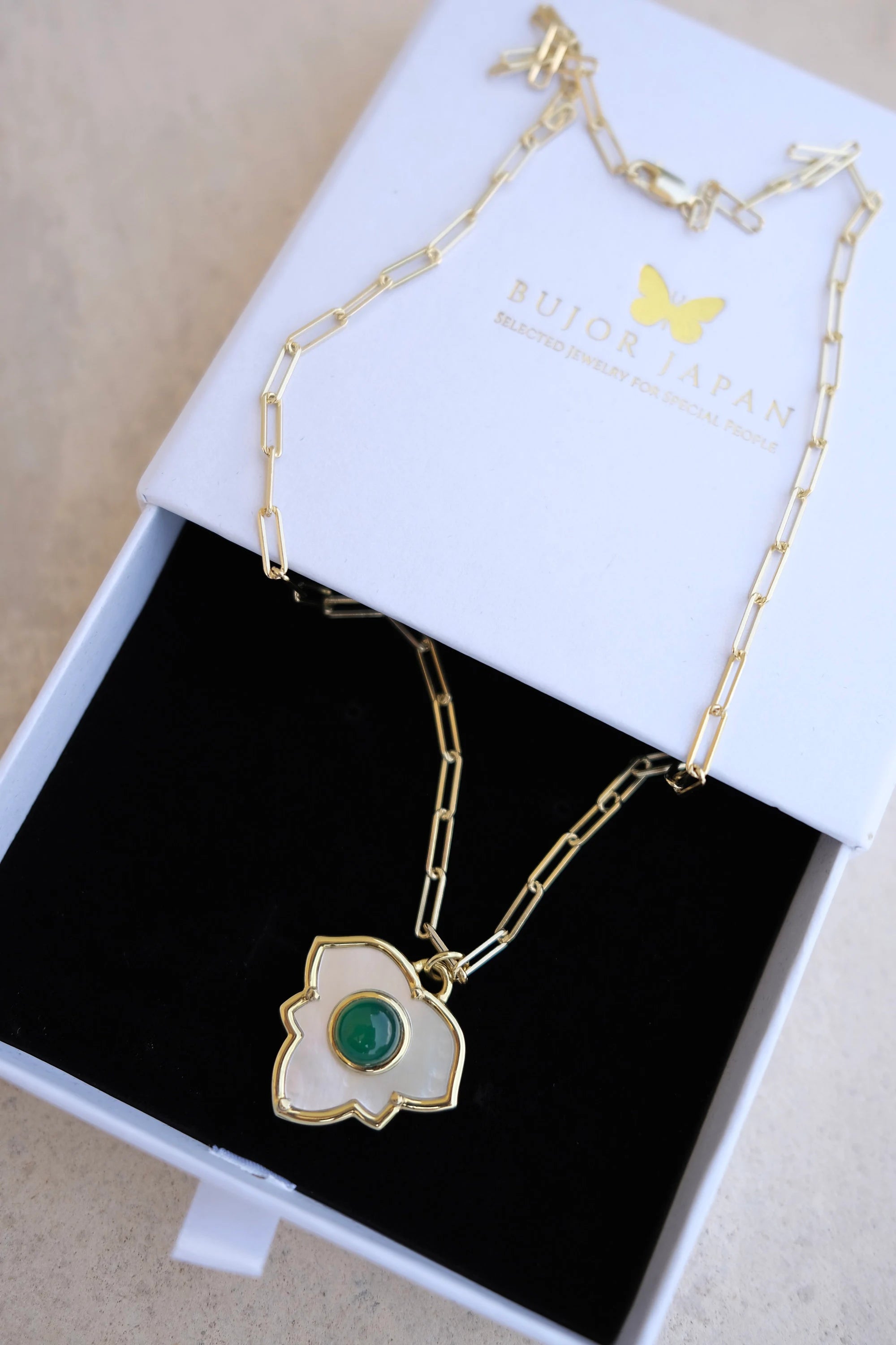 Fine Silver Ivy Pendant Necklace, 925 leaf necklace,  Friendship necklace, Fidelity symbol necklace ,Love necklace , nature, mother of pearl