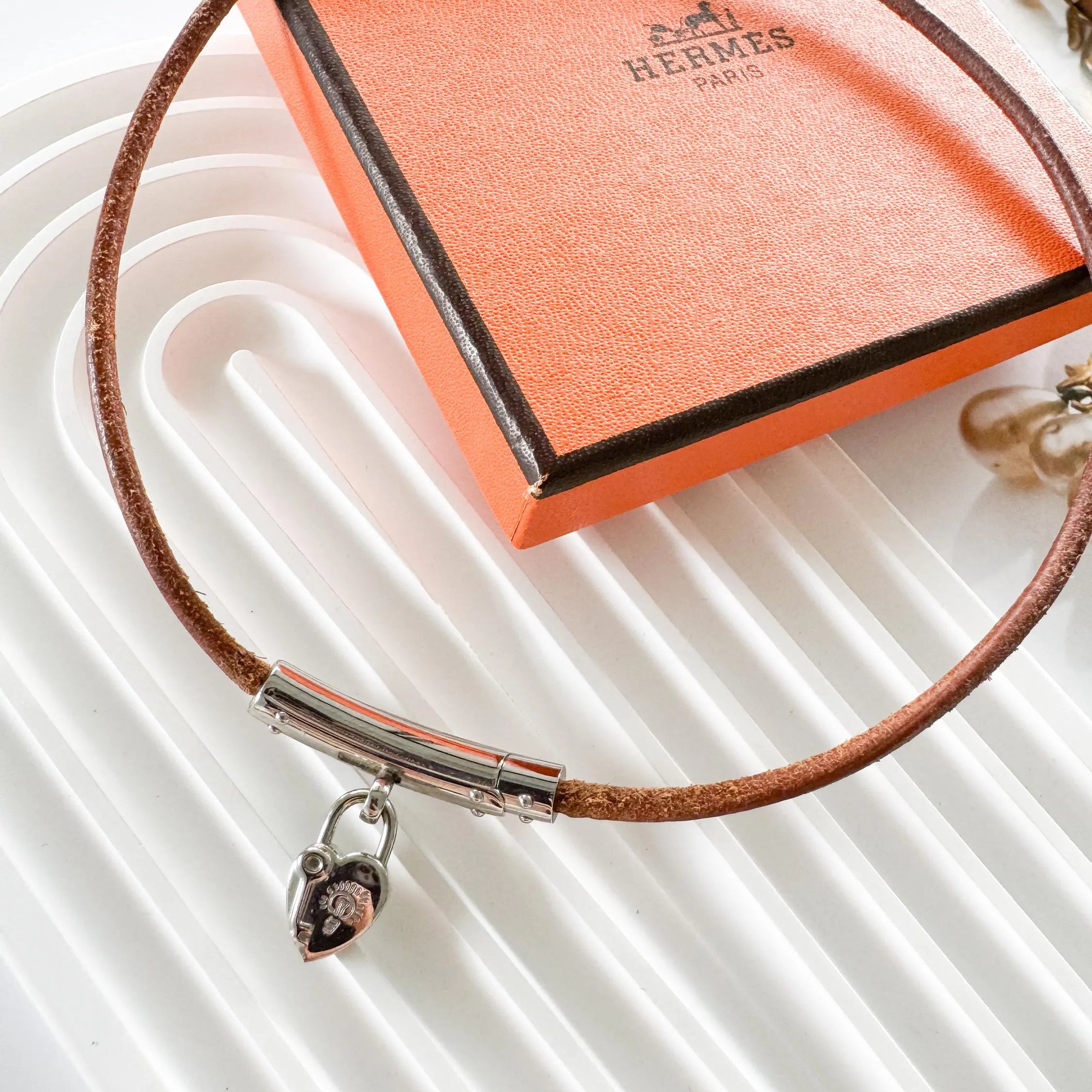 Hermès heart choker, vintage Hermès necklace, Anne de La Fantasy 2004, designer padlock necklace,  Hermès choker ,  rare Hermès jewelry