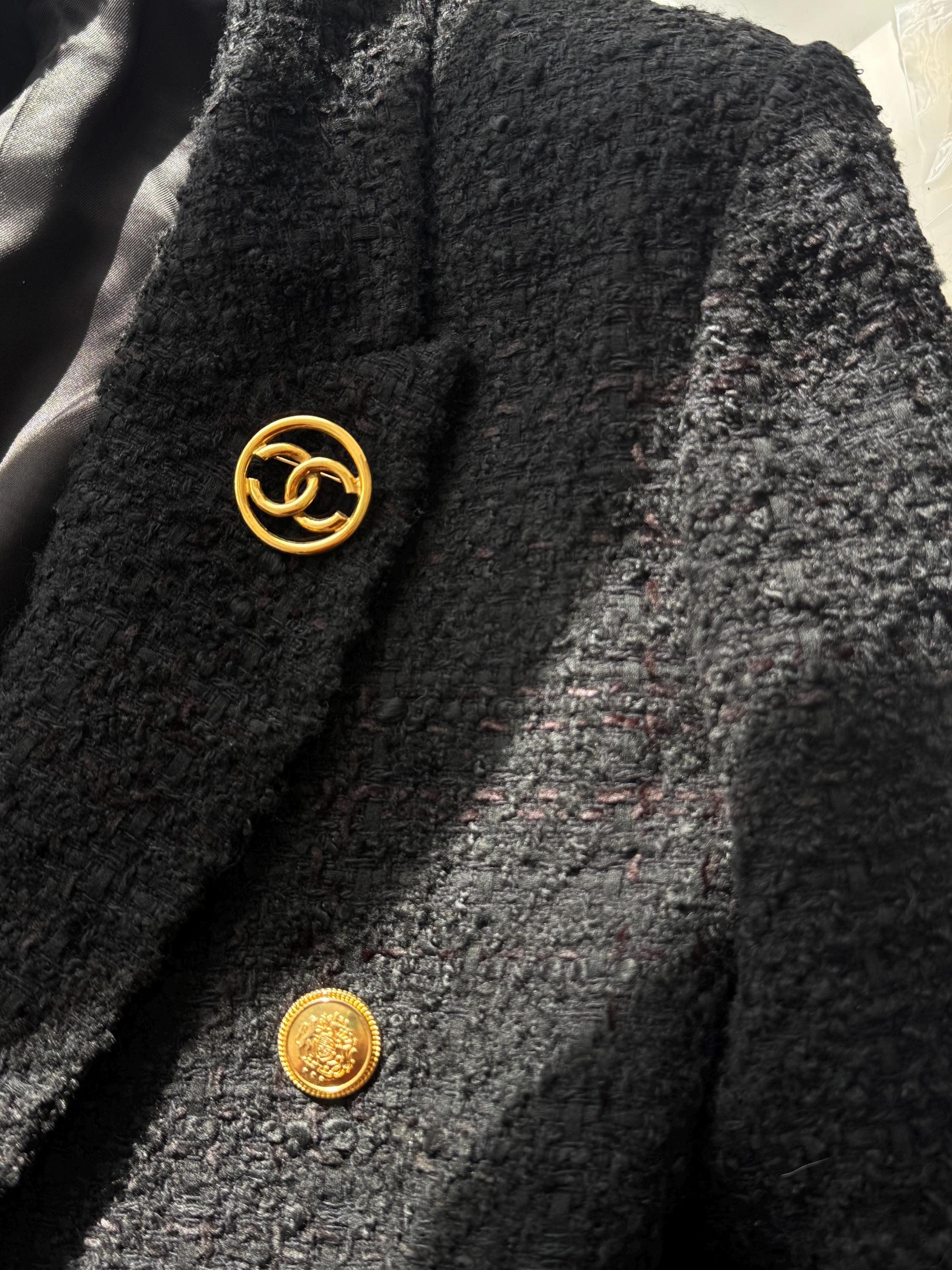 Vintage Chanel gold round CC brooch, elegant and timeless European style jewelry