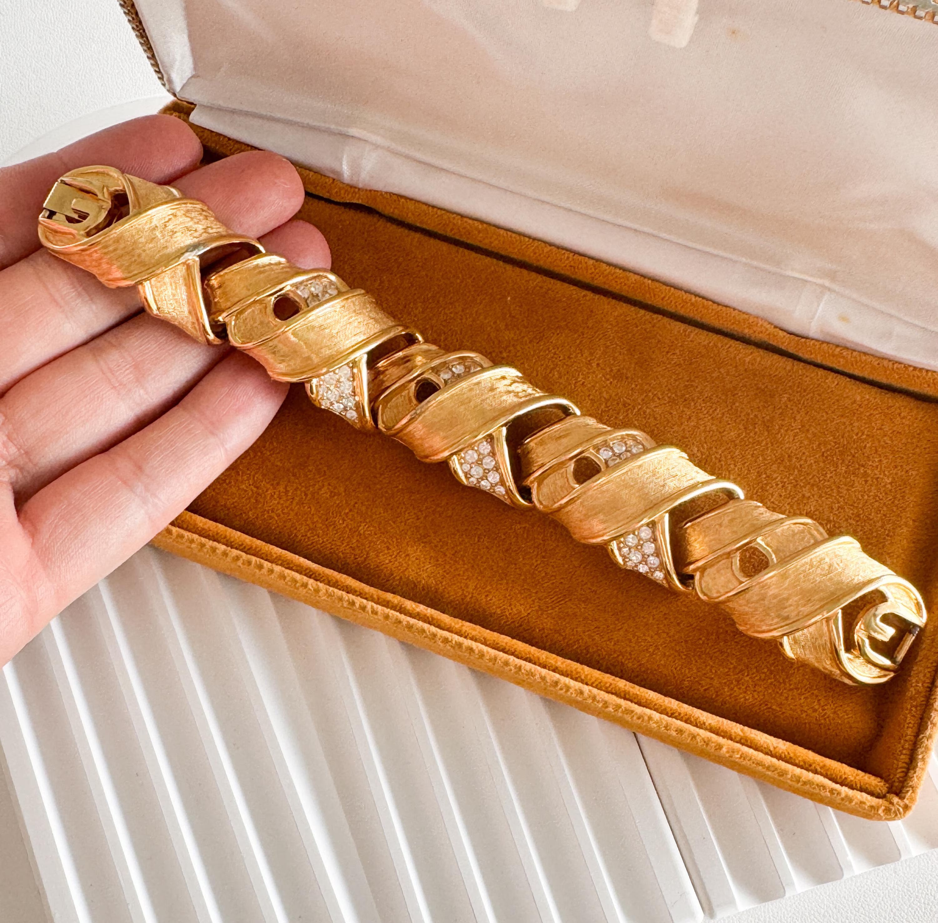 intage Givenchy chunky gold chain bracelet with runway core vibe