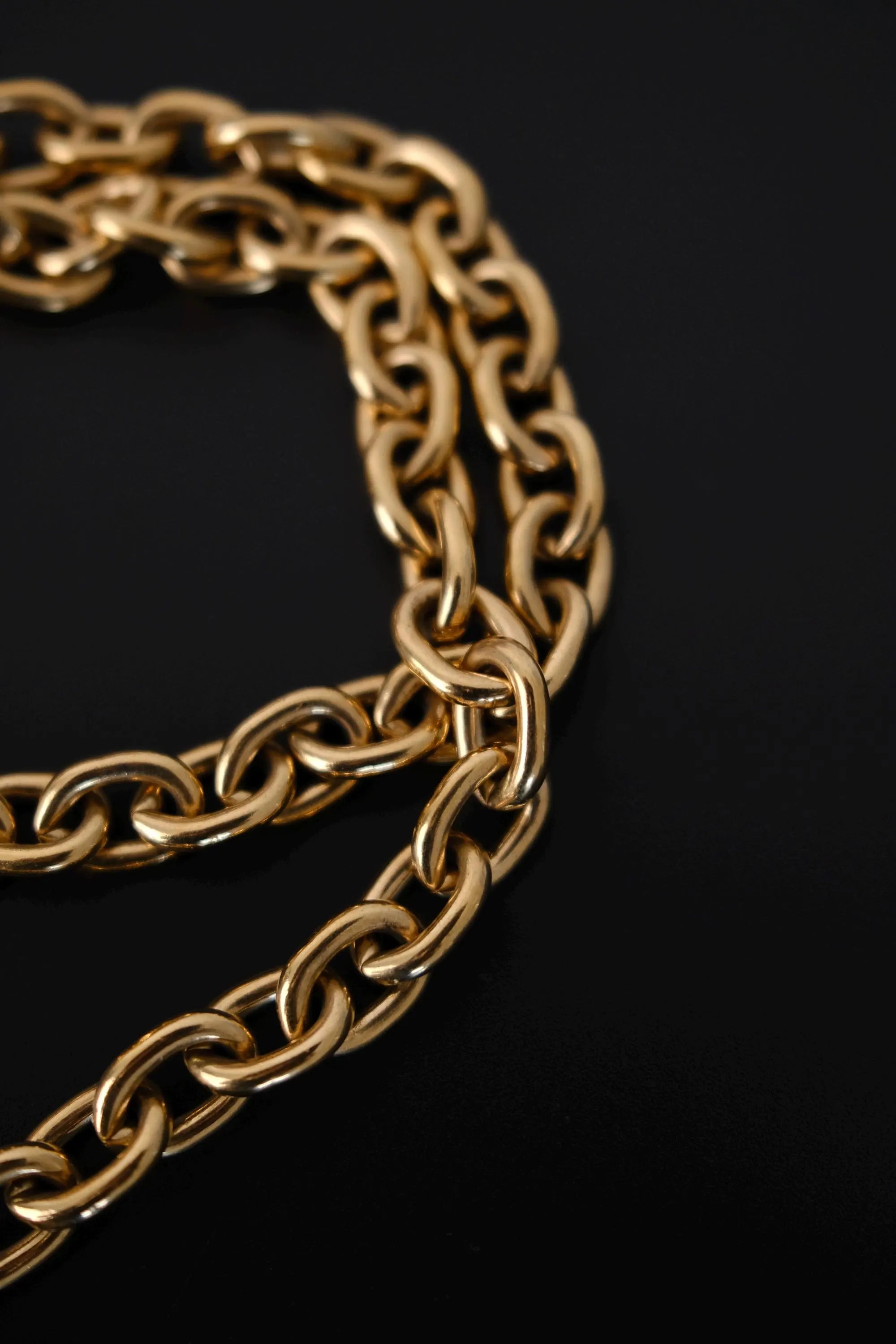 Vintage Givenchy substantial gold-tone chain detail
