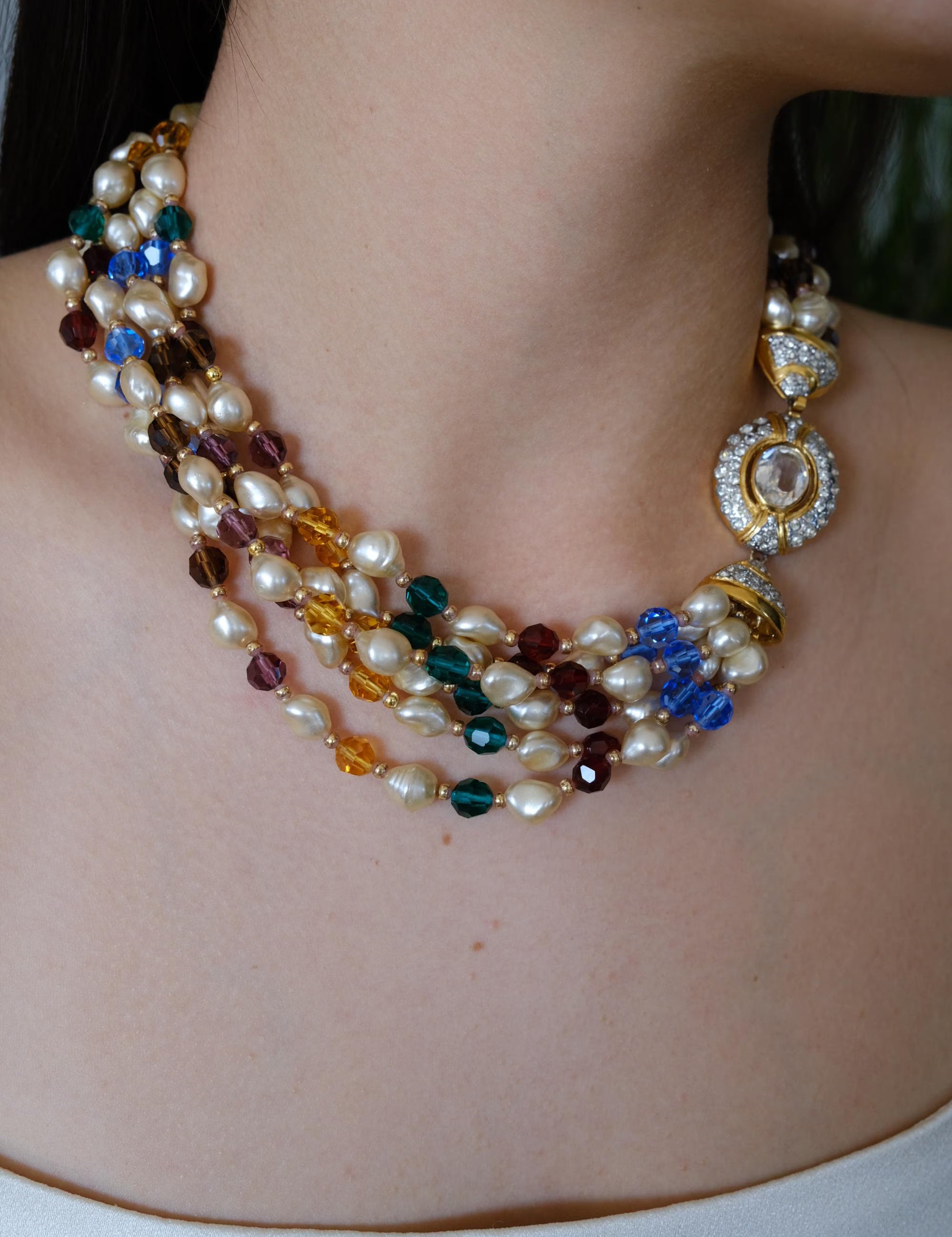 Vintage gold tone multi color bead pearl choker necklace, cute retro statement jewelry for women