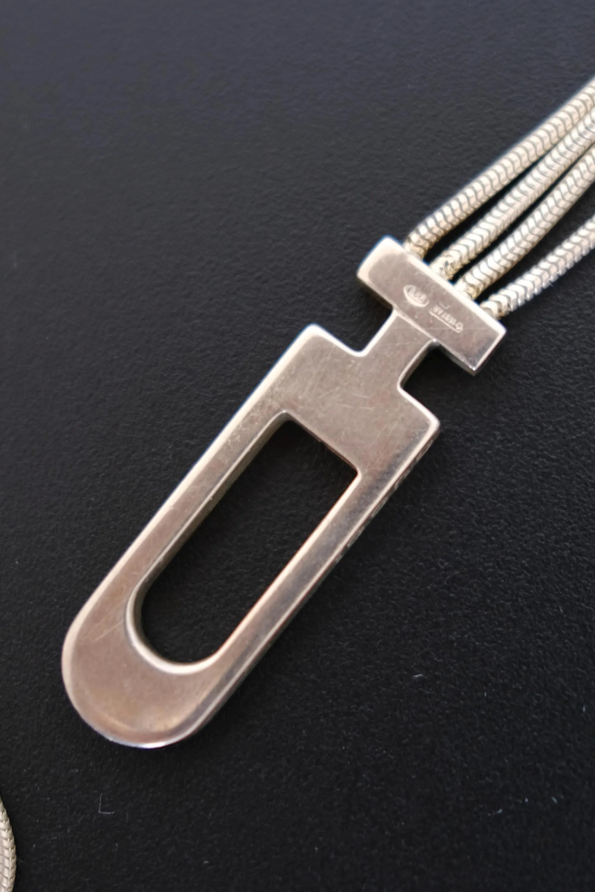 Vintage Gucci sterling silver three fine flexible snake-style necklace strands close-up