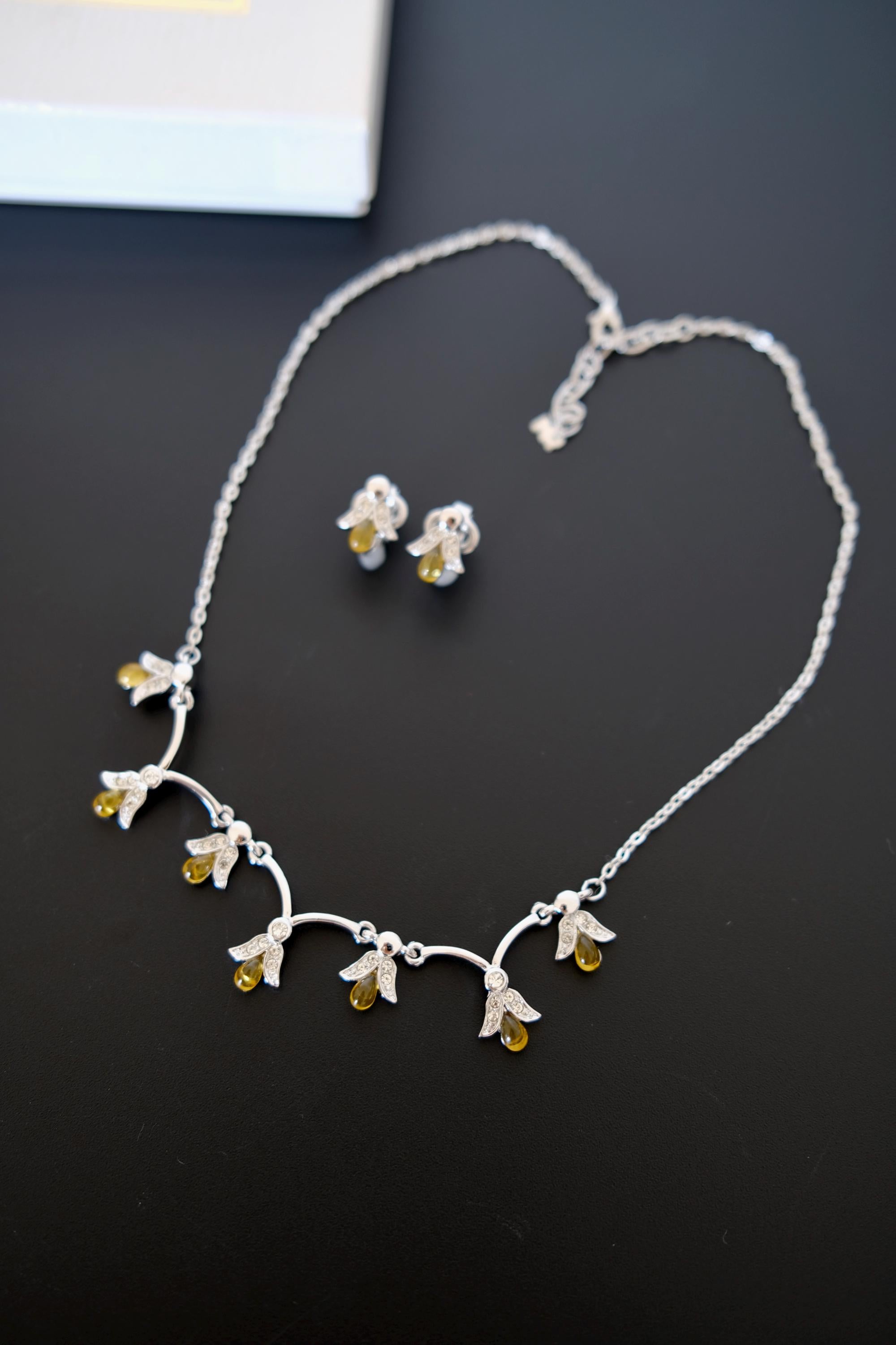 Vintage Nina Ricci silver-tone botanical necklace and matching clip-on earrings jewelry set