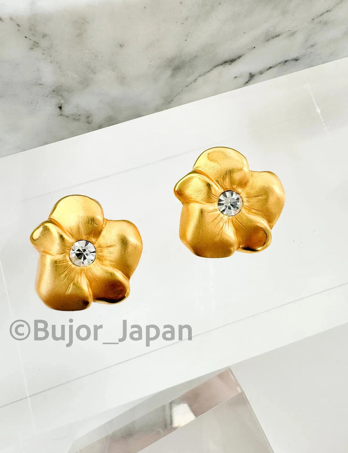 Vintage Givenchy flower Earrings, Clip on Earrings, Gold Tone Earrings, Pearl Earrings,  Floral Jewelry, Vintage Rhinestone, Gift for her