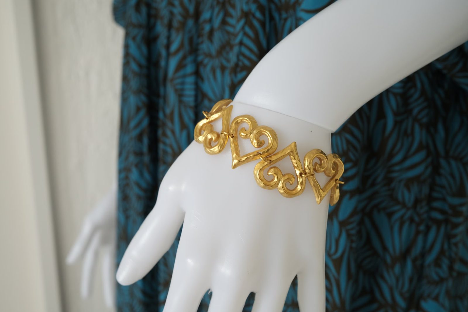 Vintage YSL Bracelet, Yves Saint Laurent Heart Link Bracelet Vintage, Charm Bracelet Gold, Vintage Bracelet, Bridal bracelet, Gift for her