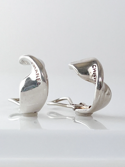 【SOLD OUT】Chanel Vintage Sterling Silver 925 Clip-On Hoop Earrings Chanel Signature