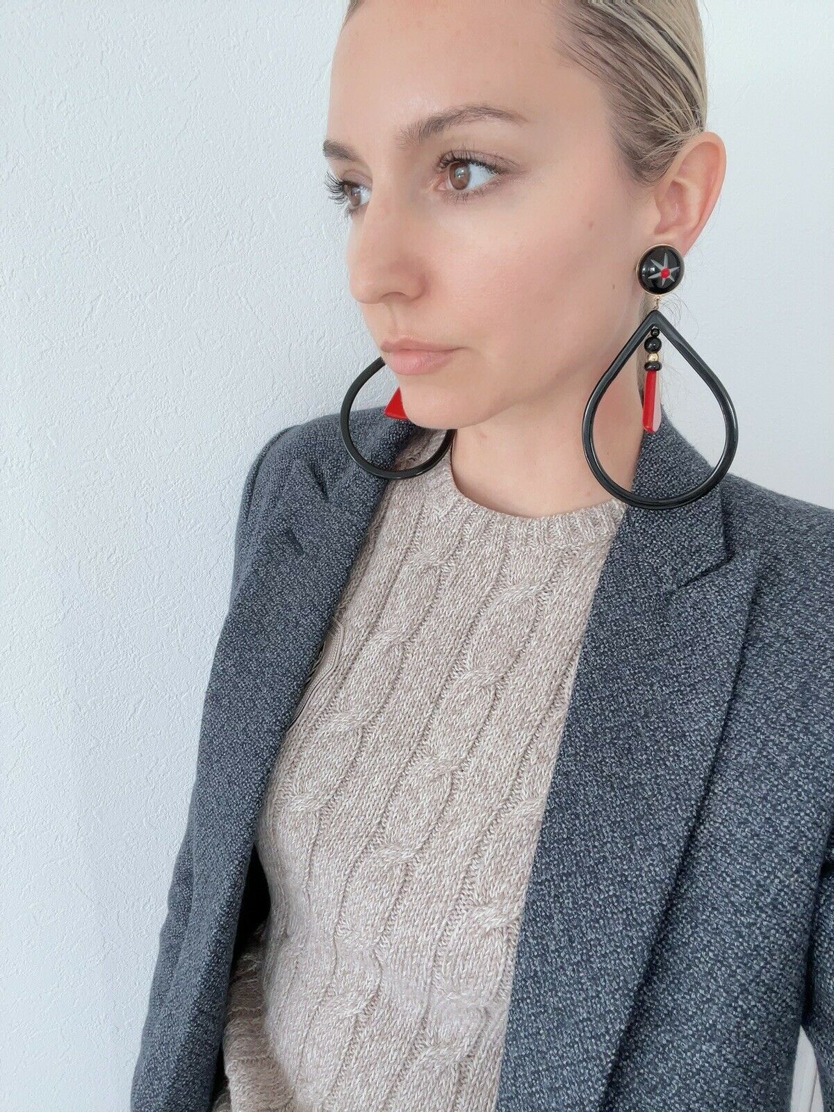 【SOLD OUT】Giorgio Armani Vintage Gold Tone Massive Dangle Hoop Earrings Black Red