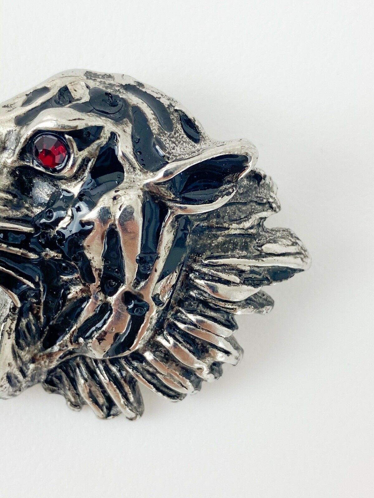 【SOLD OUT】GIORGIO ARMANI Silver Tone Tiger Head Brooch Pin Crystal Rhinestone Ruby