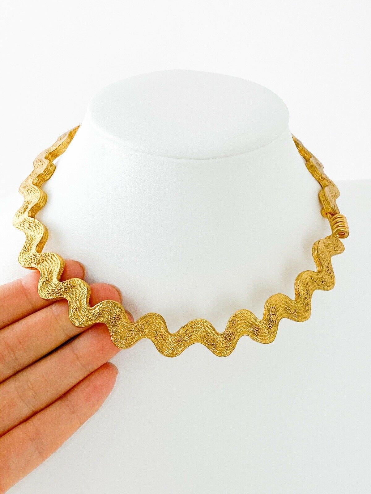YSL Yves Saint Laurent Vintage Zigzag Textured Choker Necklace Made in France