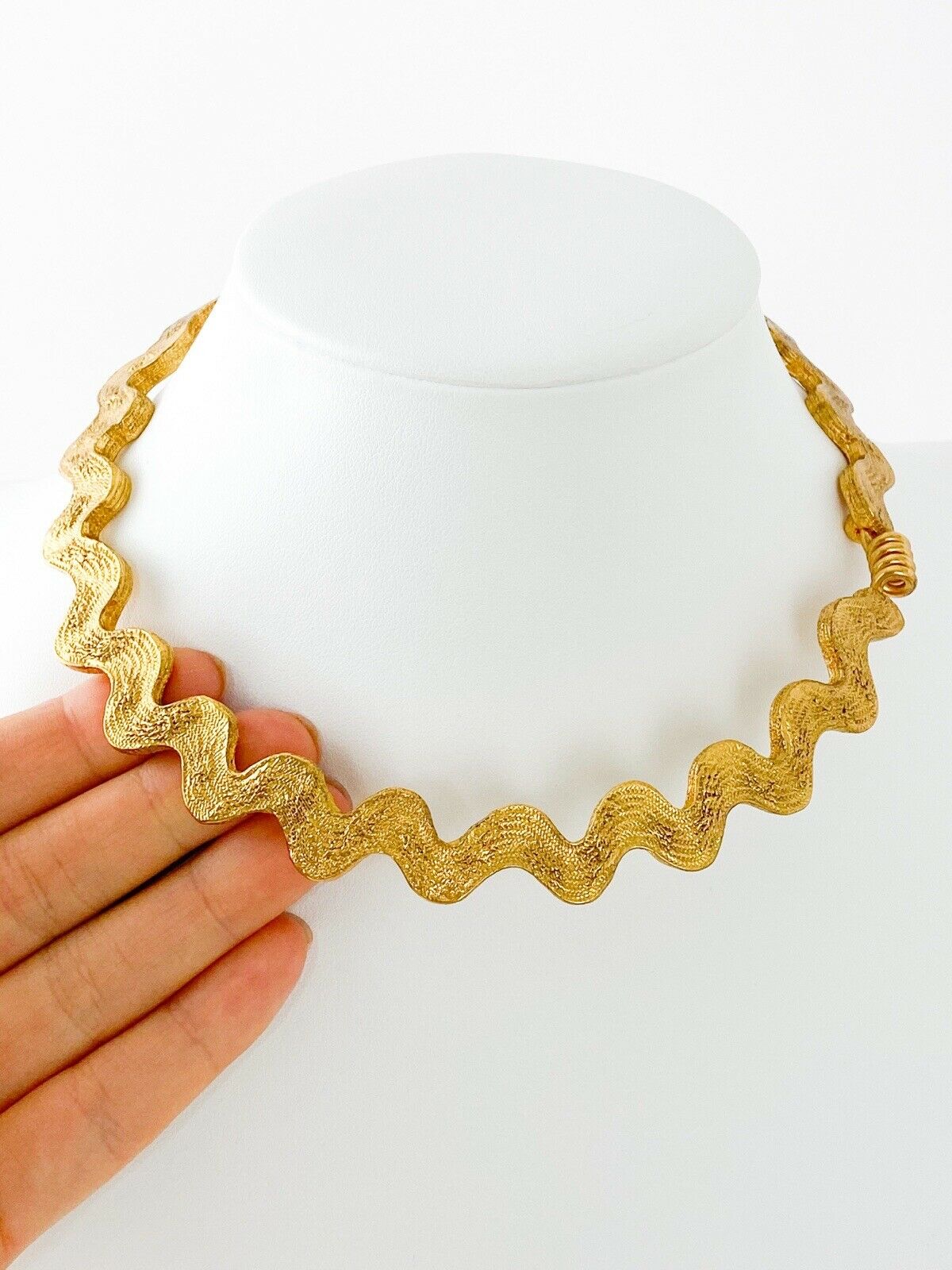 YSL Yves Saint Laurent Vintage Zigzag Textured Choker Necklace Made in France