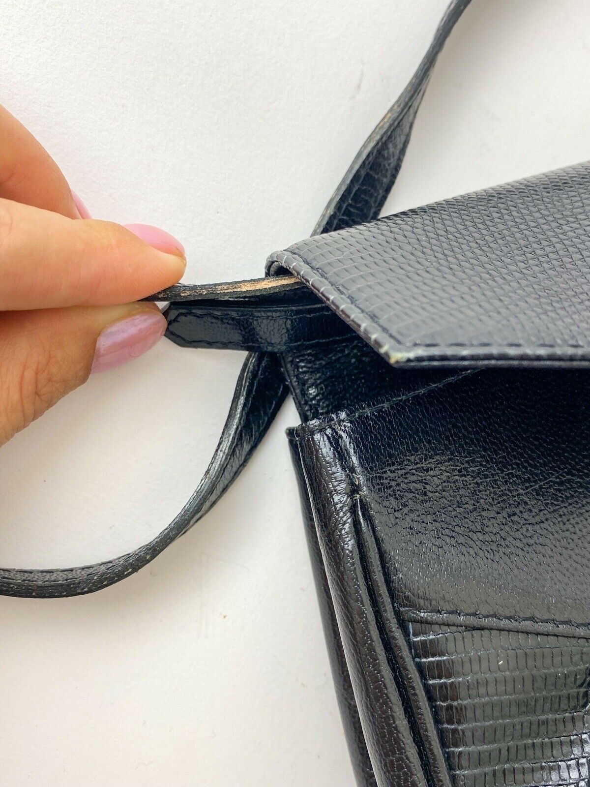 YSL Yves Saint Laurent Vintage Lizard Fringe Shoulder Bag Cross Body Bag Black