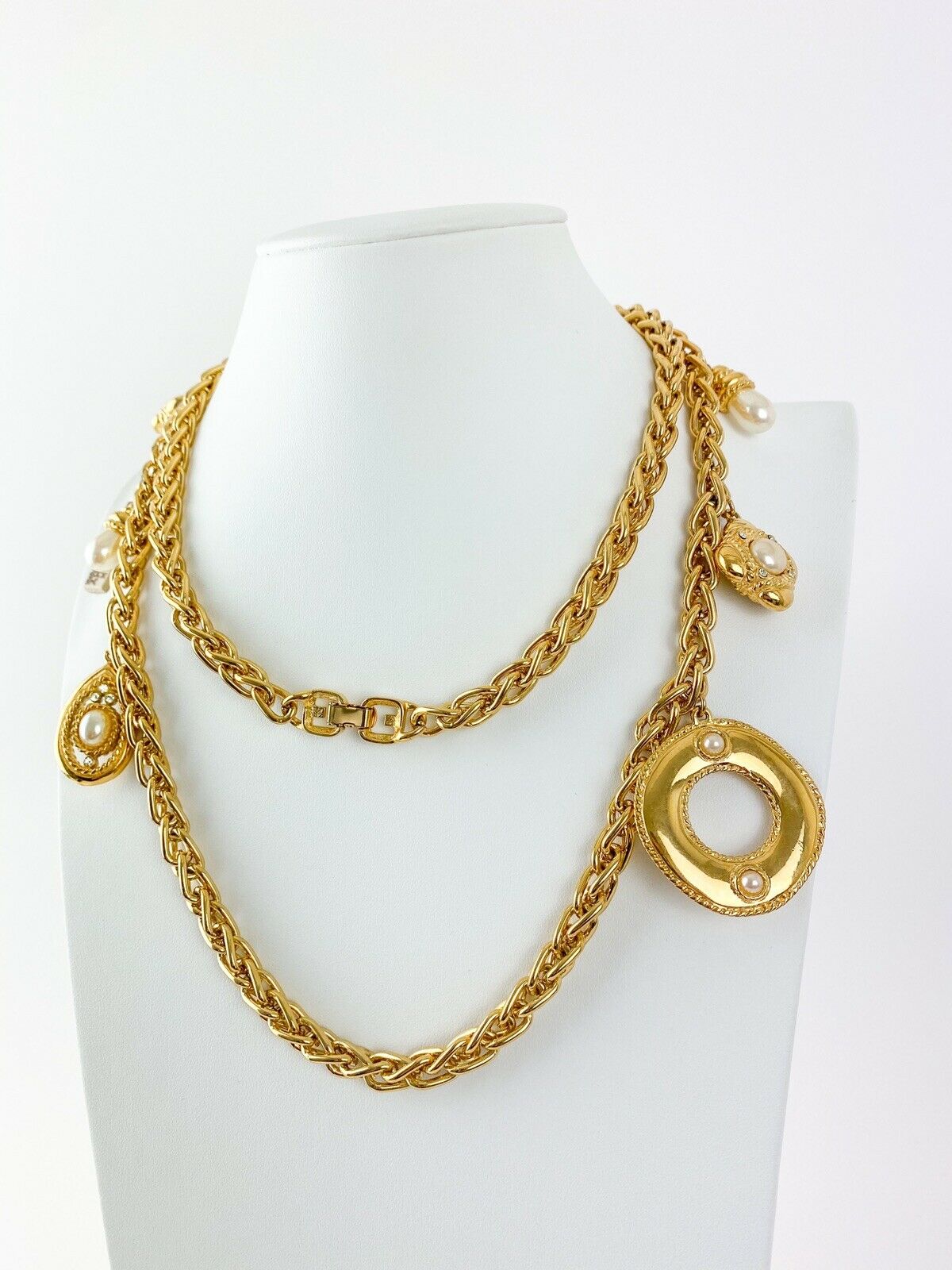 Bijoux Givenchy Paris New York Vintage Gold Tone Multi-Charm Necklace Faux Pearl